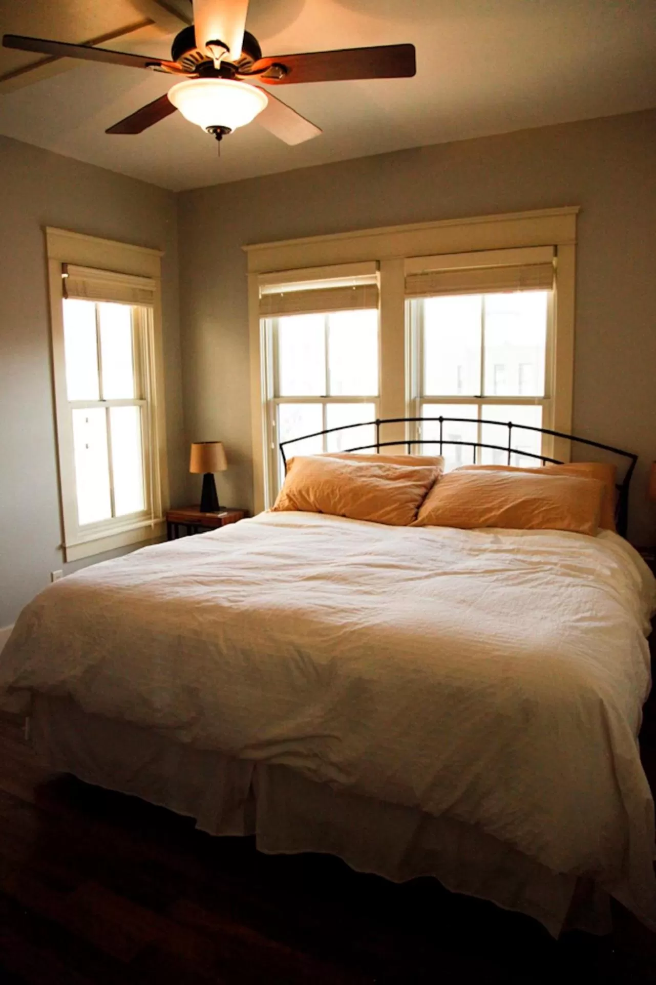 Bedroom, Bed in South Main Residences by Surf Hotel