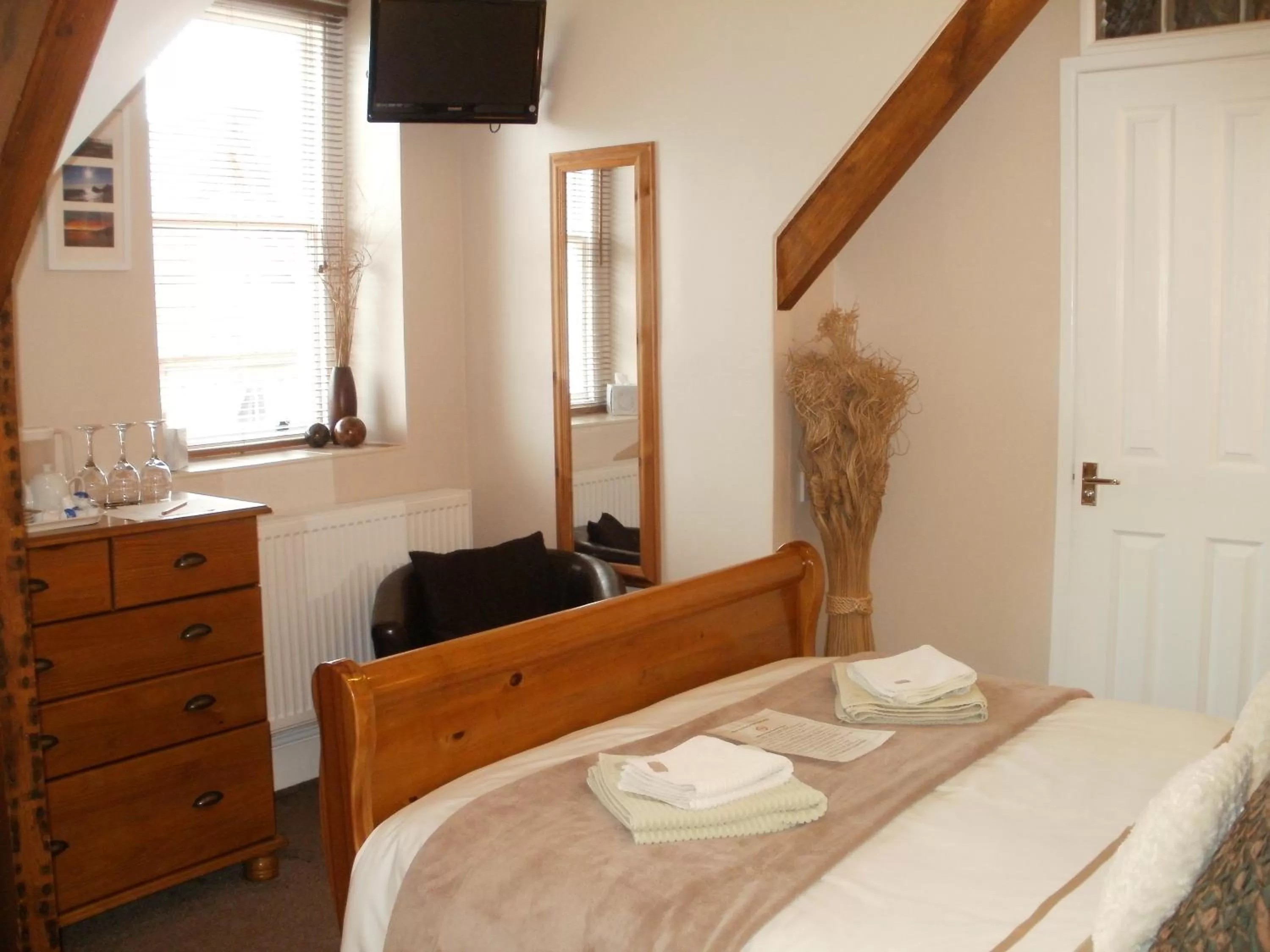 Bed in Chiverton House Guest Accommodation