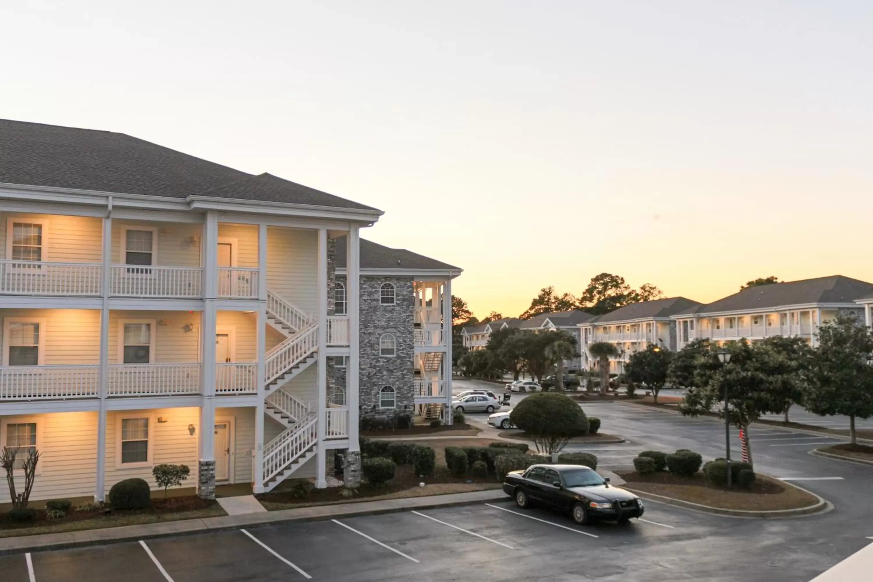 Facade/entrance in Myrtlewood Condos