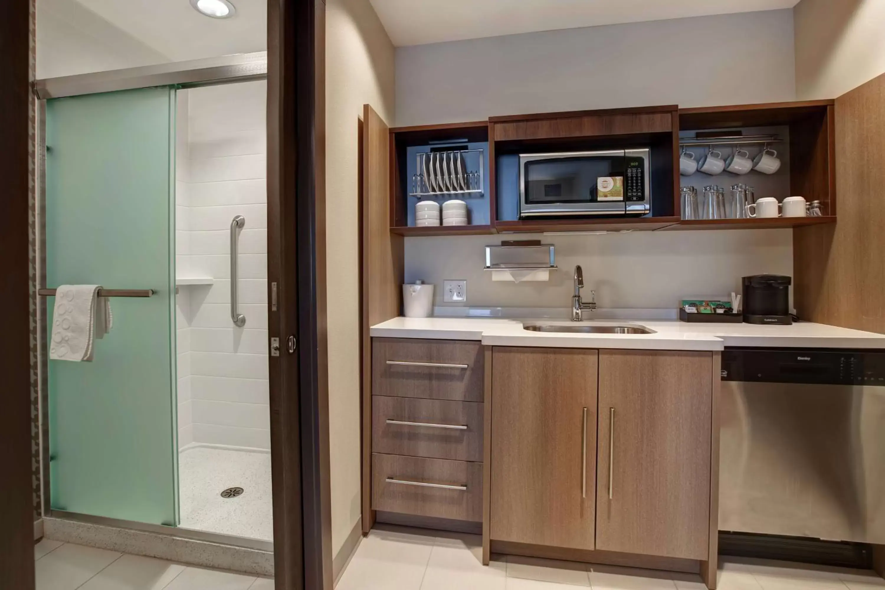 Bathroom, Kitchen/Kitchenette in Home2 Suites By Hilton Charlotte Uptown