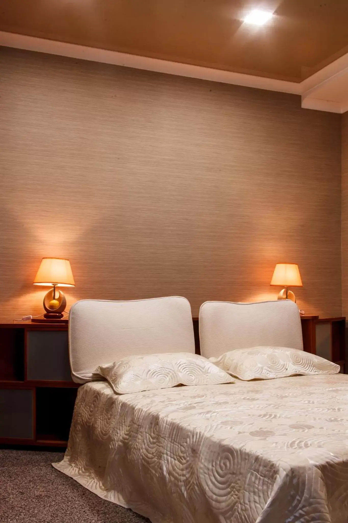 One-Bedroom Suite in Elite Hotel One-Bedroom Suite in Elite Hotel