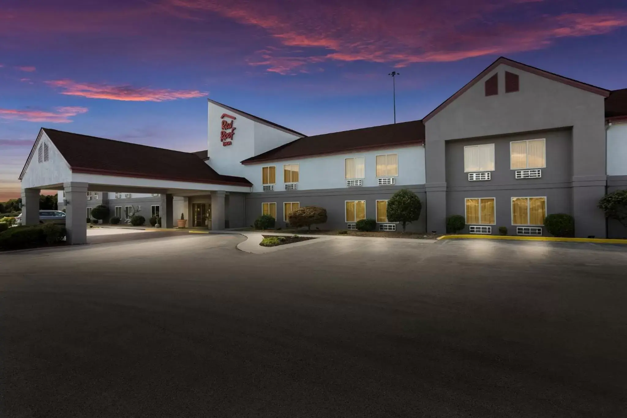 Property Building in Red Roof Inn London I-75