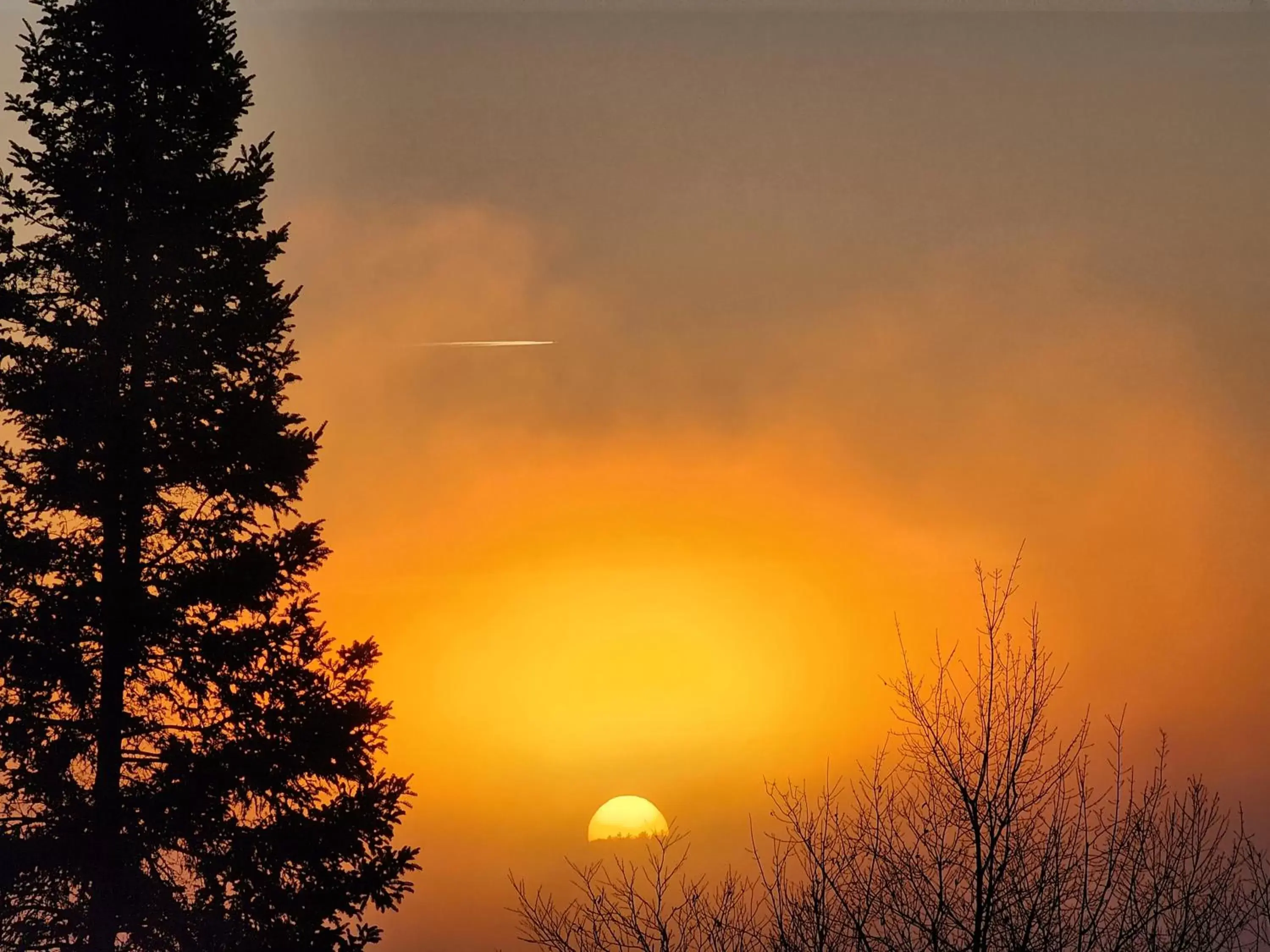 Sunrise/Sunset in Friends Lake Inn