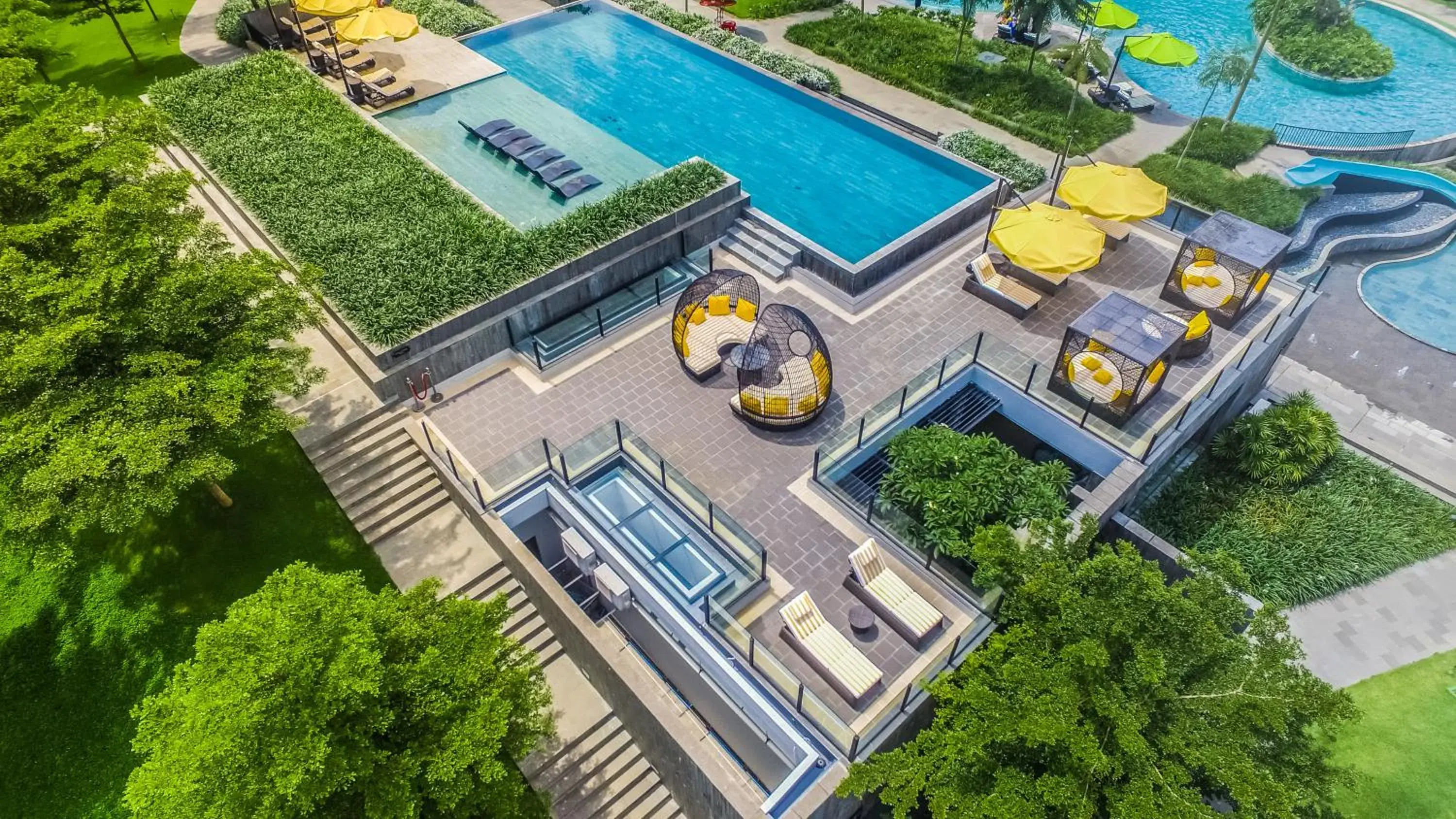 Swimming pool in Royal Tulip Gunung Geulis Resort and Golf Swimming pool in Royal Tulip Gunung Geulis Resort and Golf