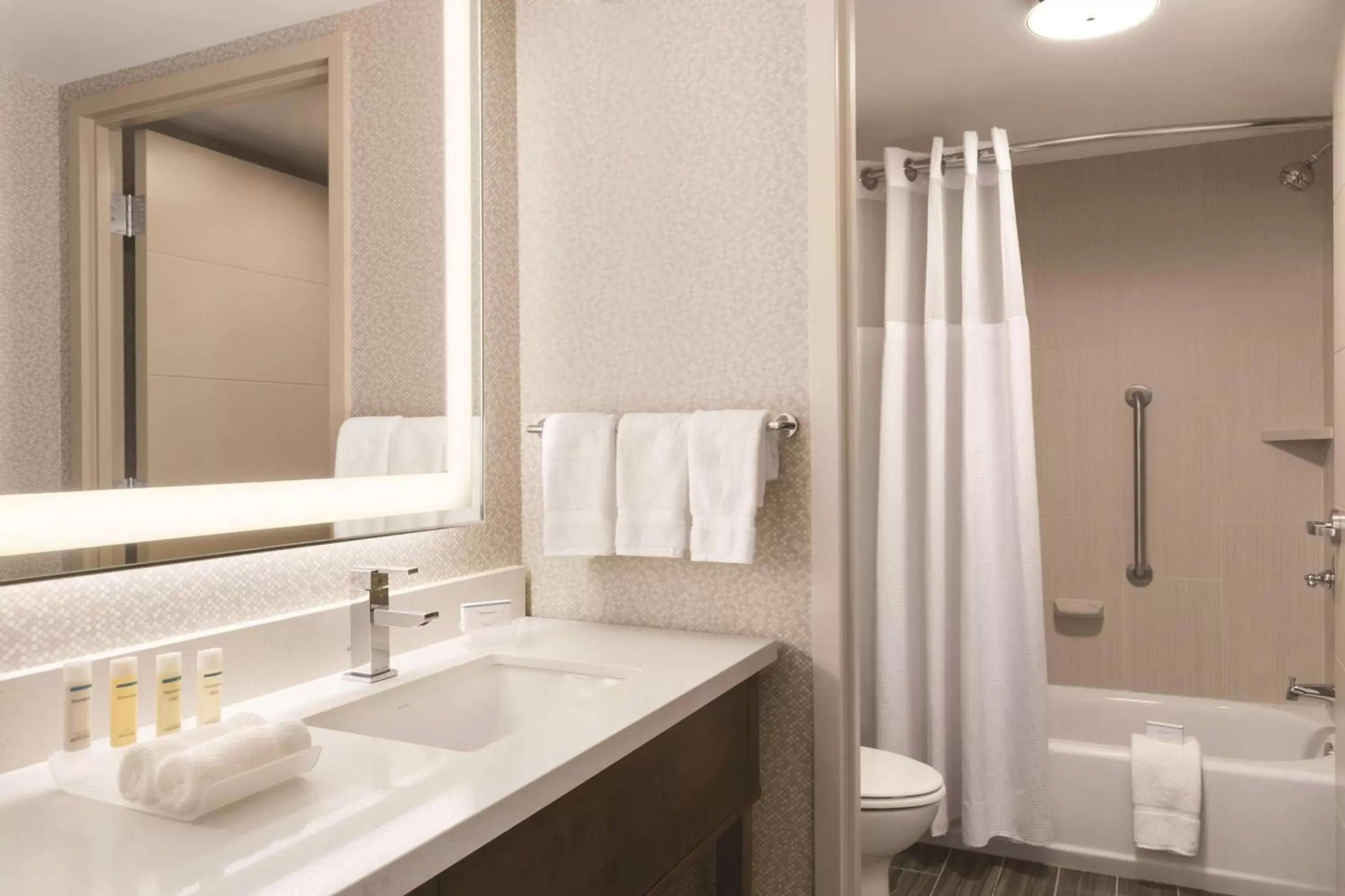 Bathroom in Homewood Suites by Hilton Washington DC Capitol-Navy Yard