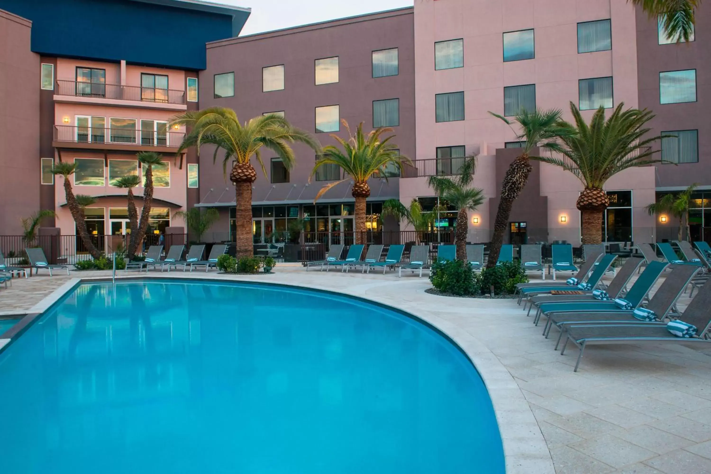 Swimming Pool in Sheraton Mesa Hotel at Wrigleyville West