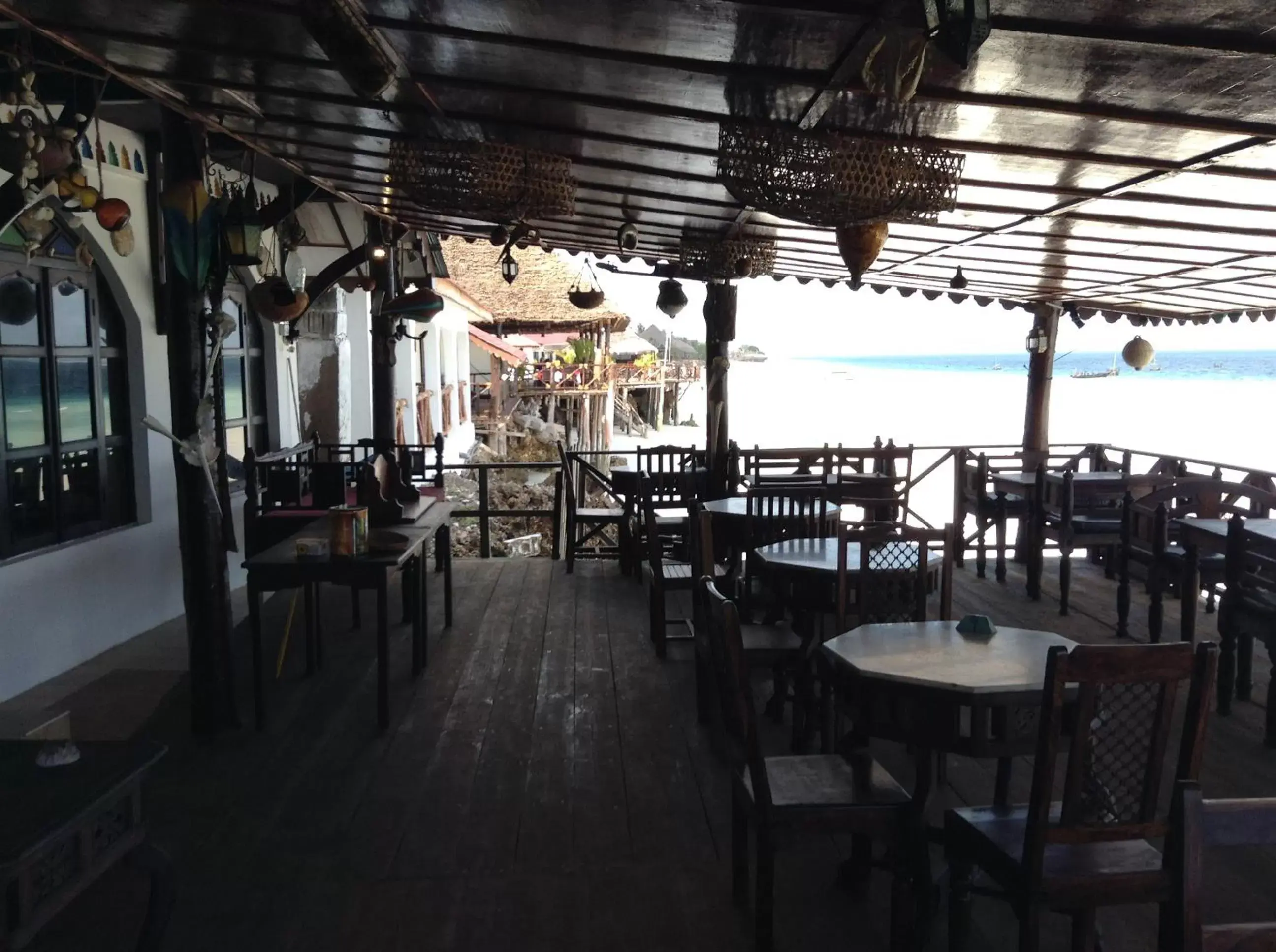 Restaurant/Places to Eat in Langi Langi Beach Bungalows