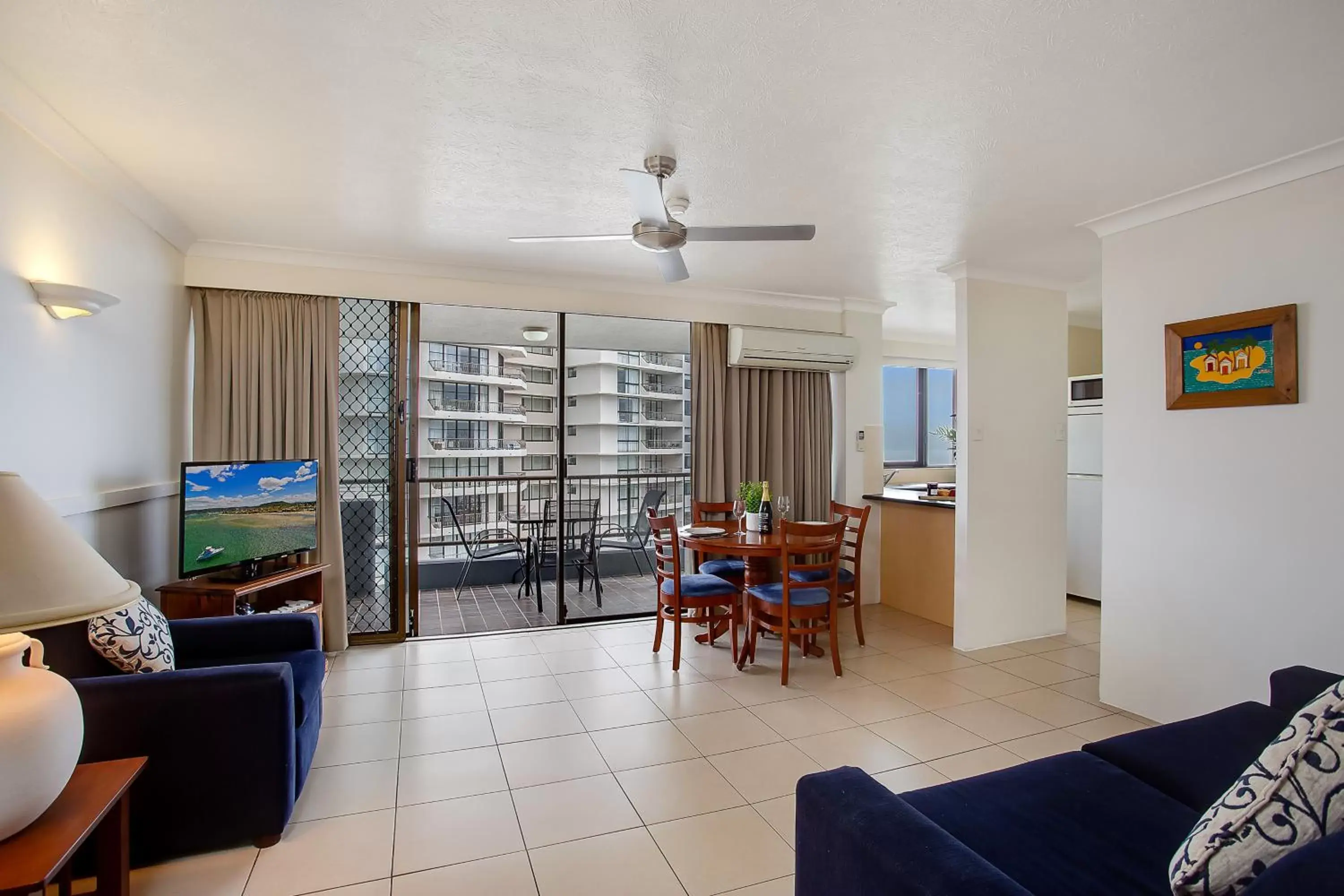 TV and multimedia, Seating Area in Broadbeach Pacific Resort