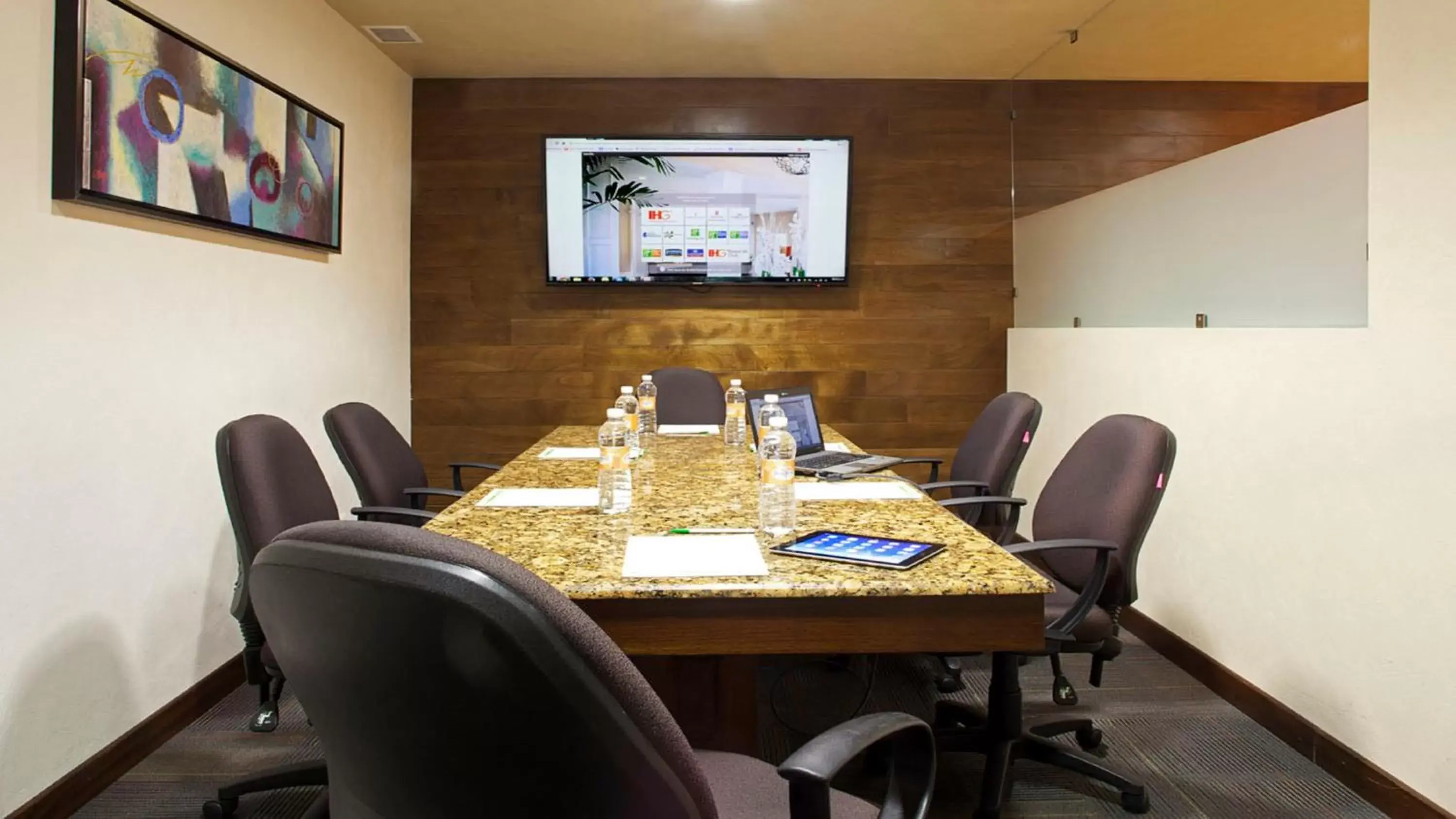 Meeting/conference room in Holiday Inn Orizaba, an IHG Hotel