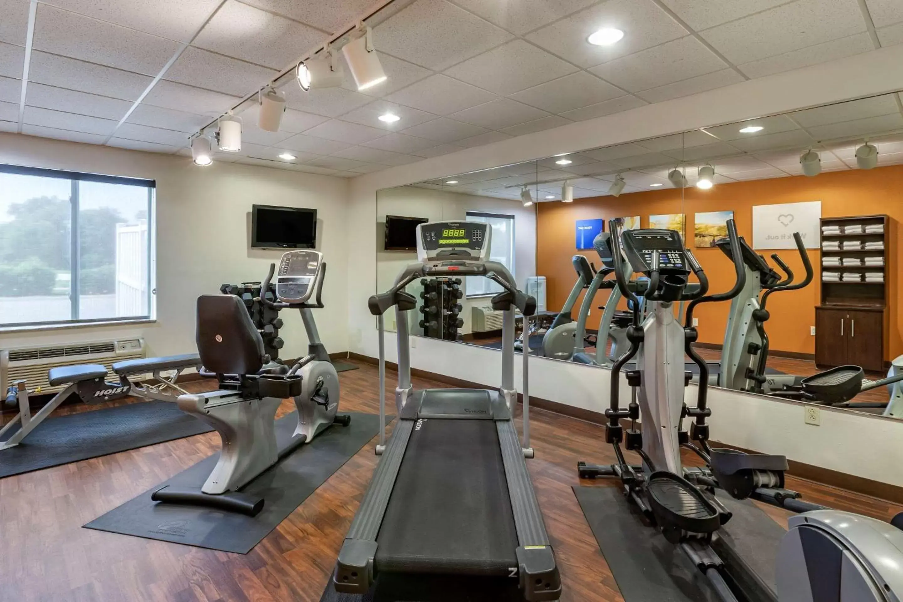 Activities, Fitness Center/Facilities in Comfort Suites Coralville I-80