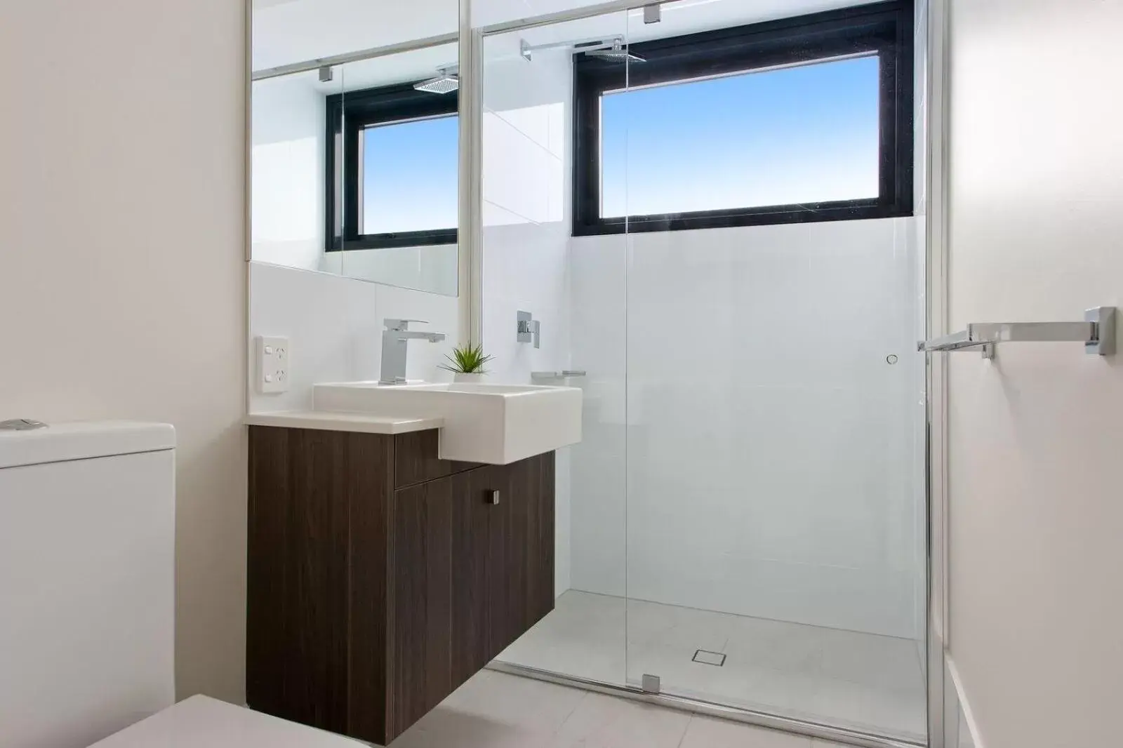 Shower, Bathroom in First Light Mooloolaba, Ascend Hotel Collection