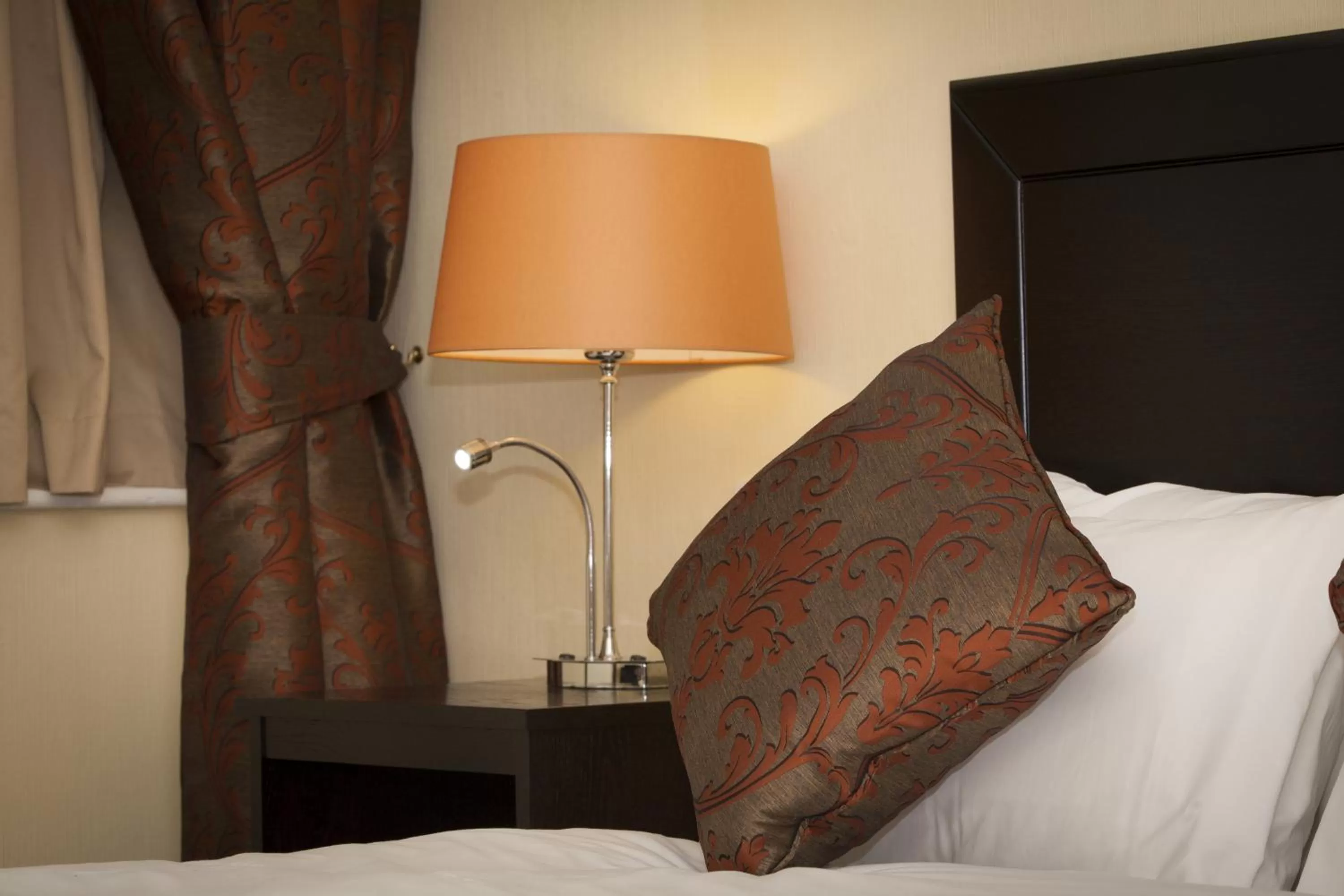 Decorative detail, Bed in Dolphin SA1