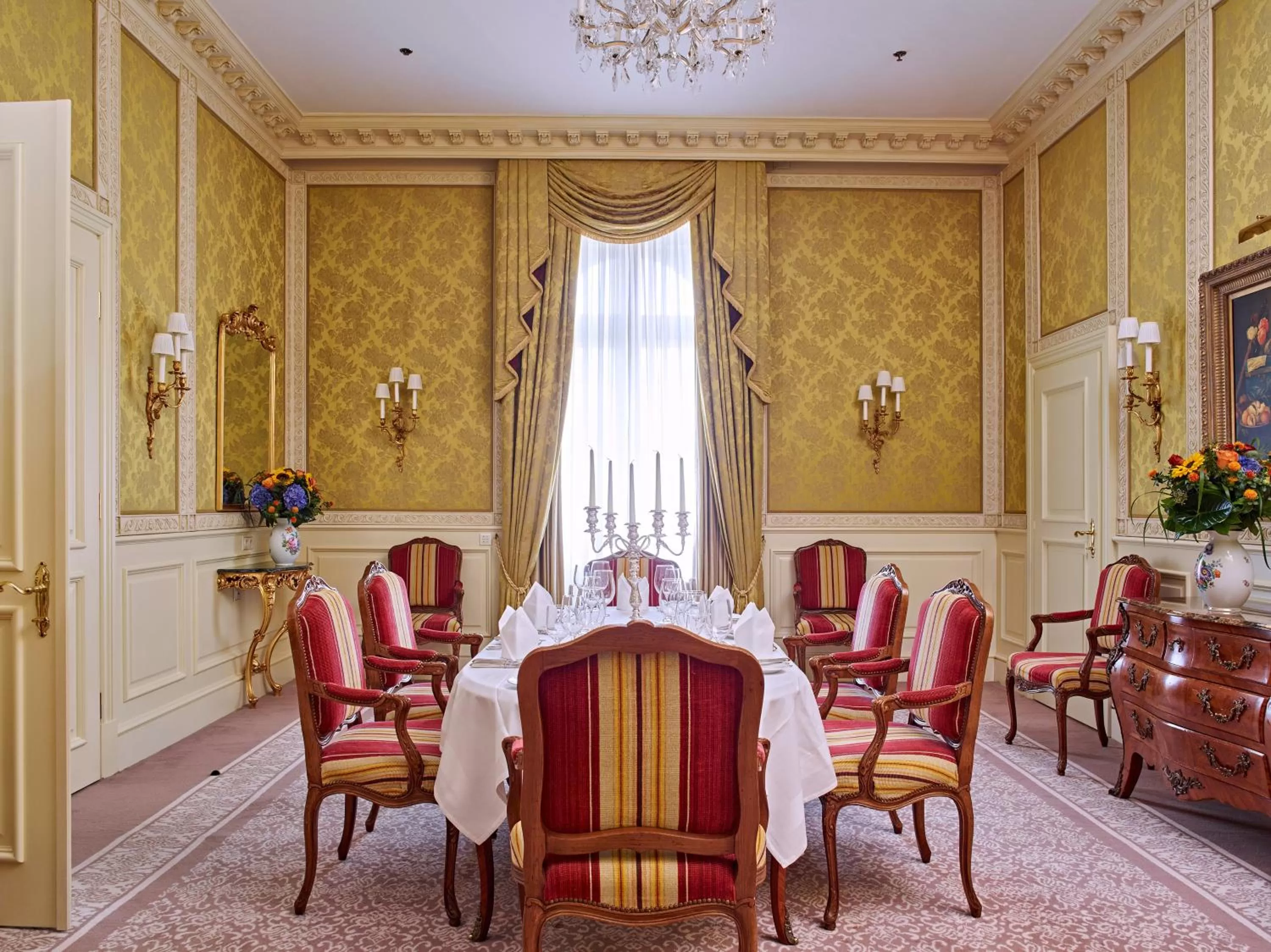 Bedroom in Grand Hotel Wien