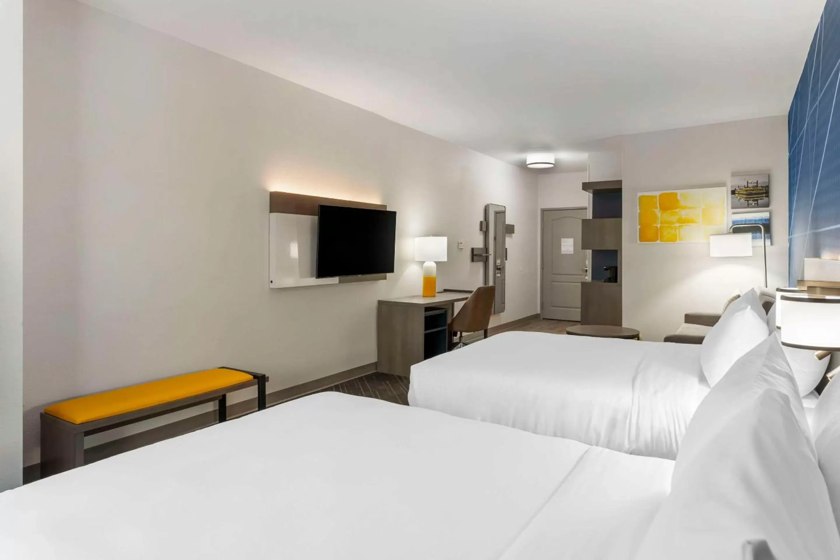 Bedroom, Bed in Comfort Suites Bedroom, Bed in Comfort Suites