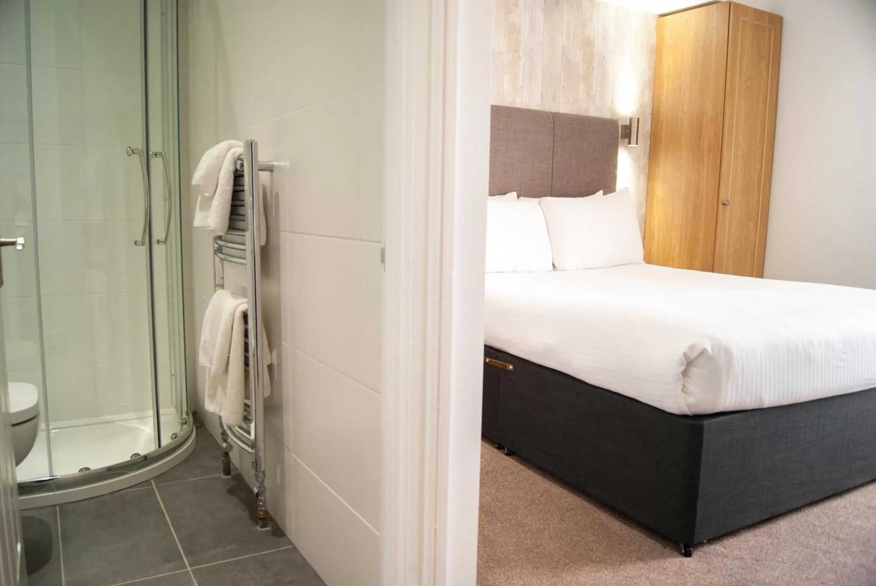 Bed, Bathroom in Ocean Beach Hotel & Spa - OCEANA COLLECTION