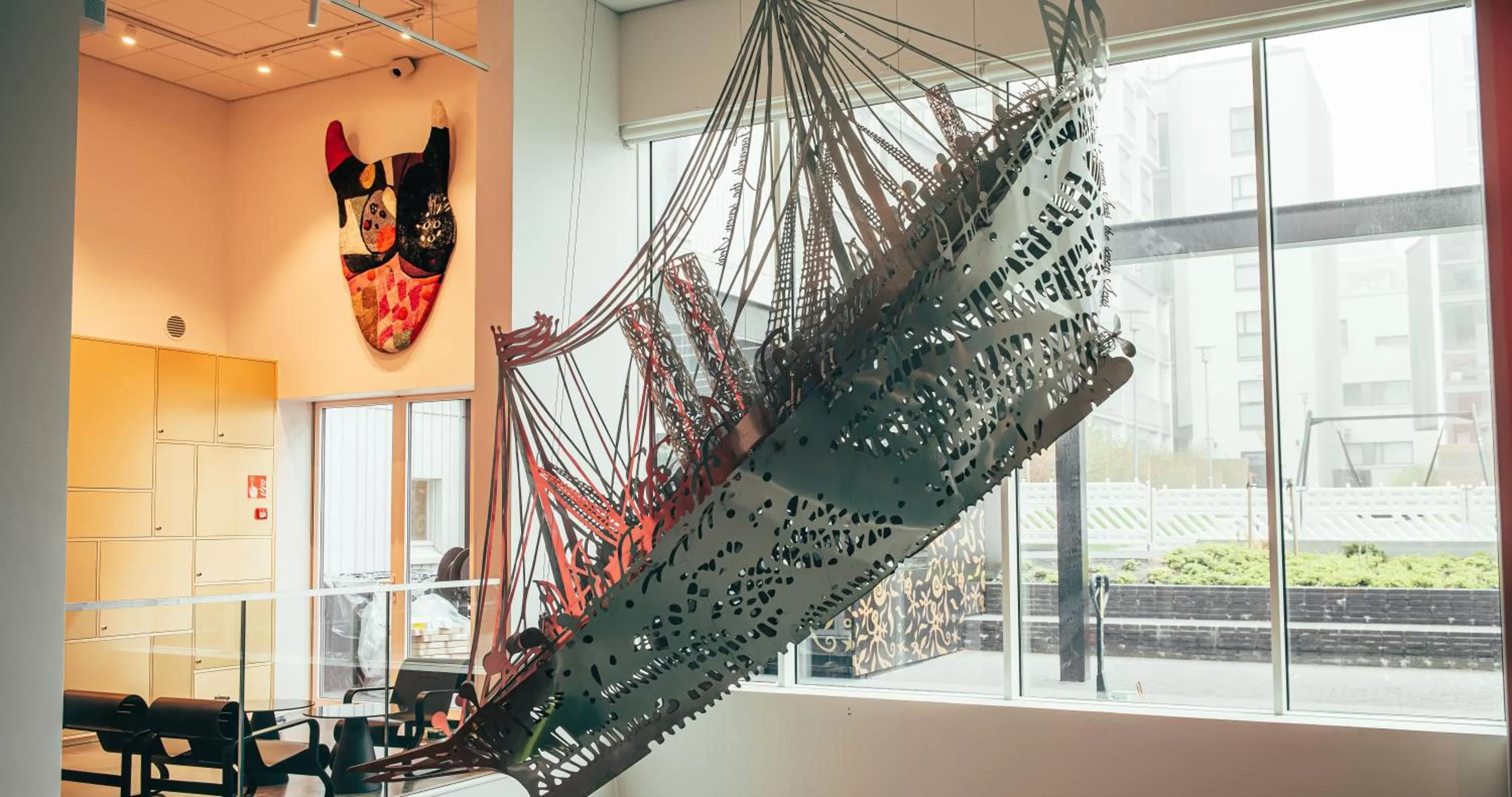 Restaurant/places to eat in Hotel AX