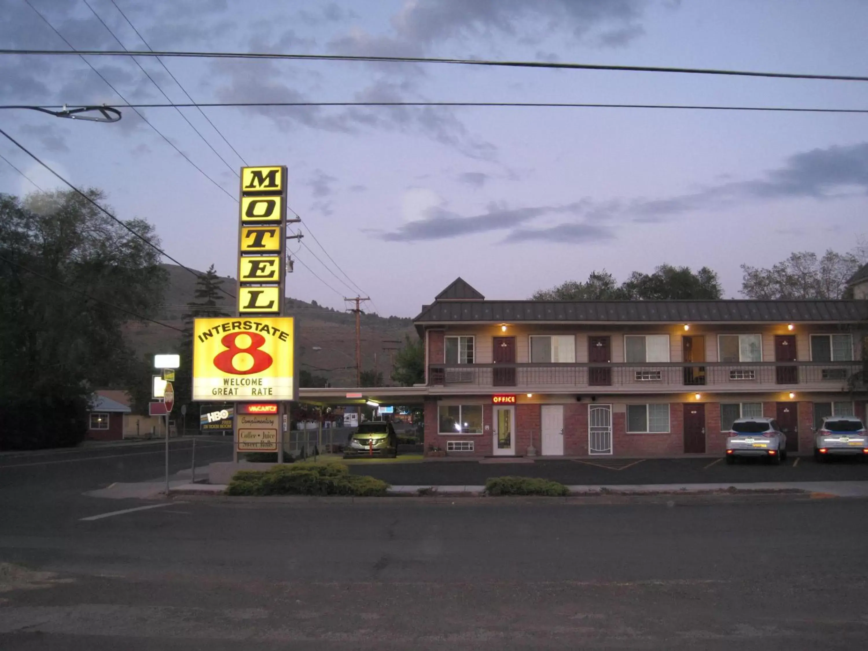 Night, Property Building in Interstate 8 Motel