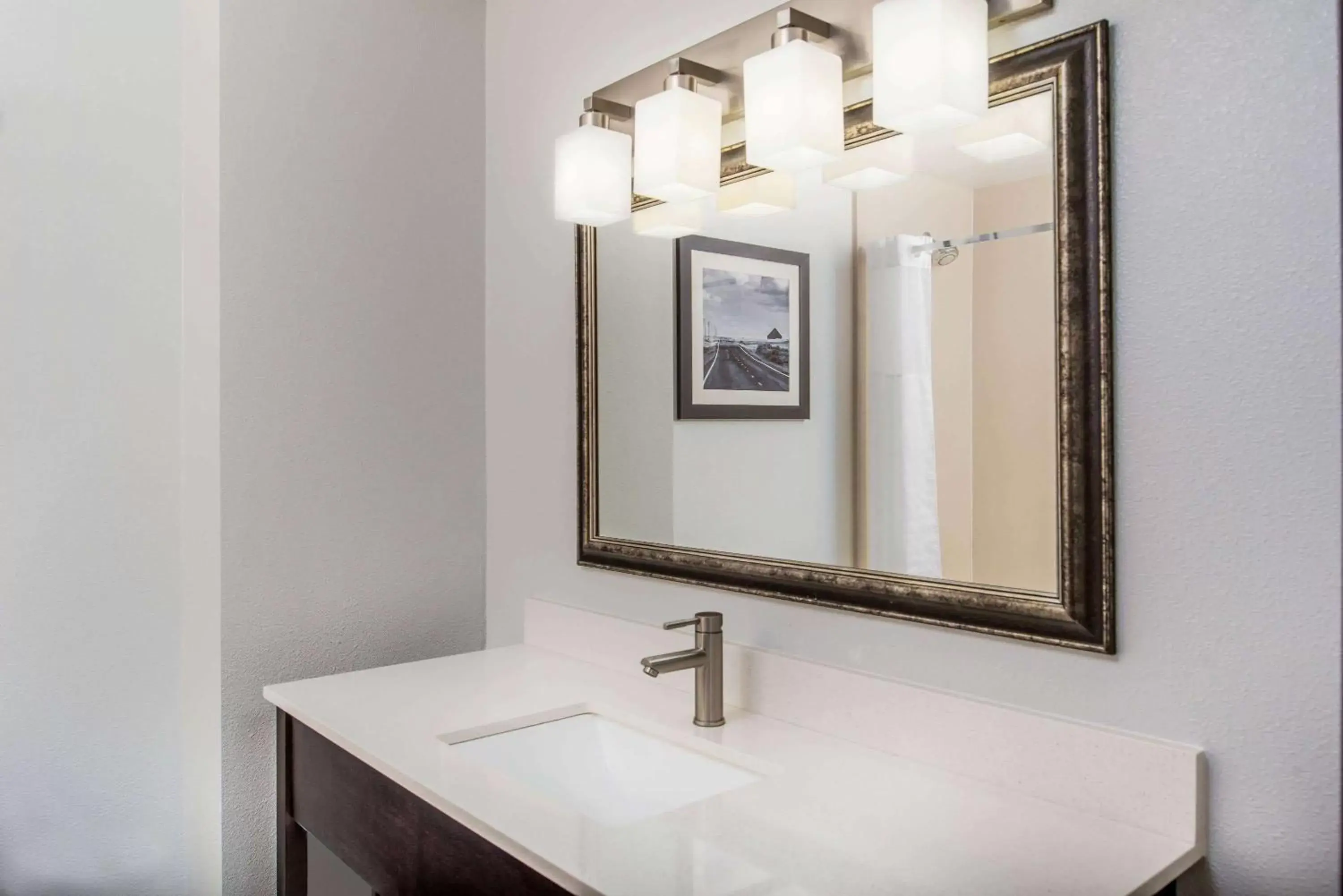 Bathroom in La Quinta by Wyndham Moscow Pullman Bathroom in La Quinta by Wyndham Moscow Pullman