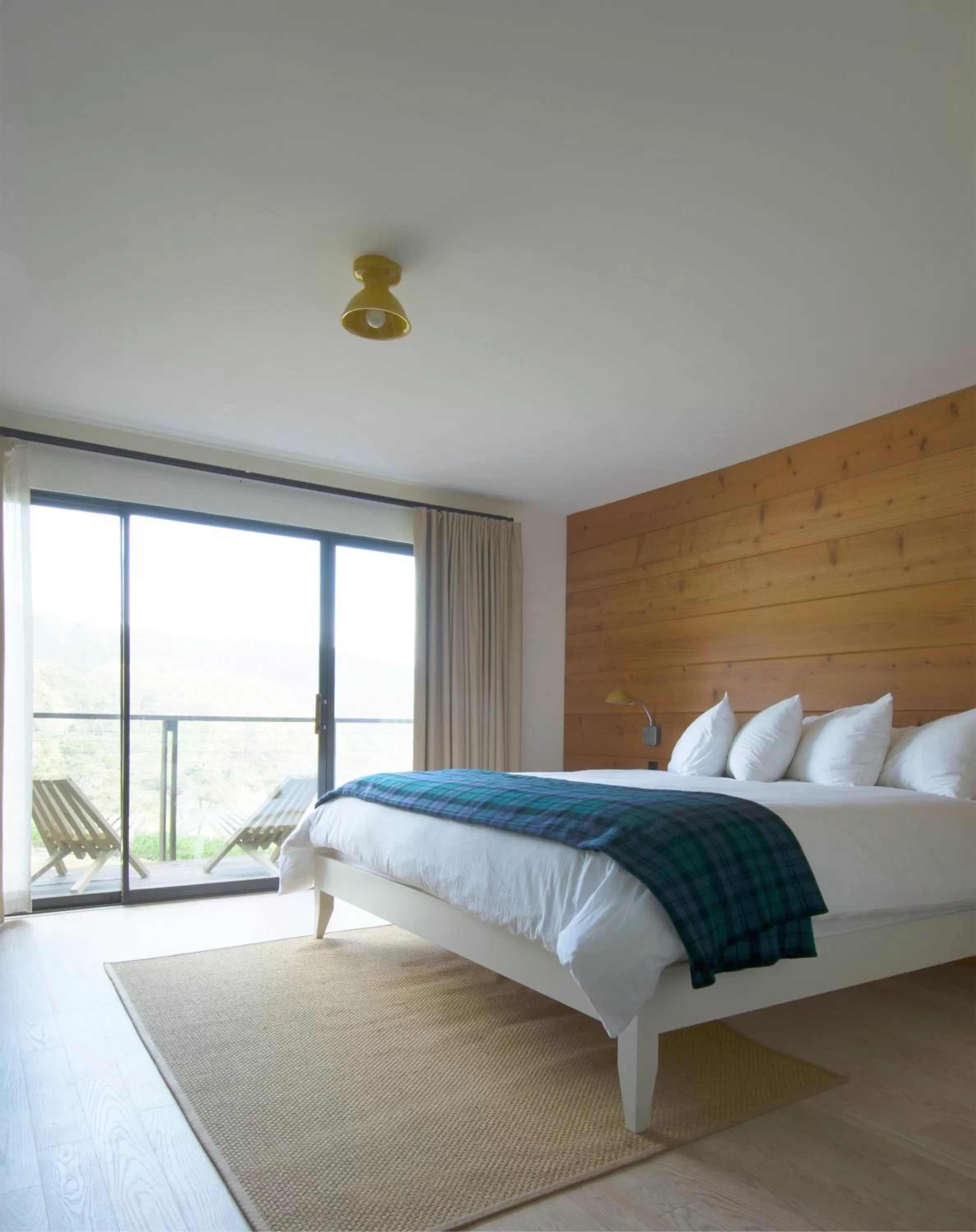 Bed in Timber Cove Resort