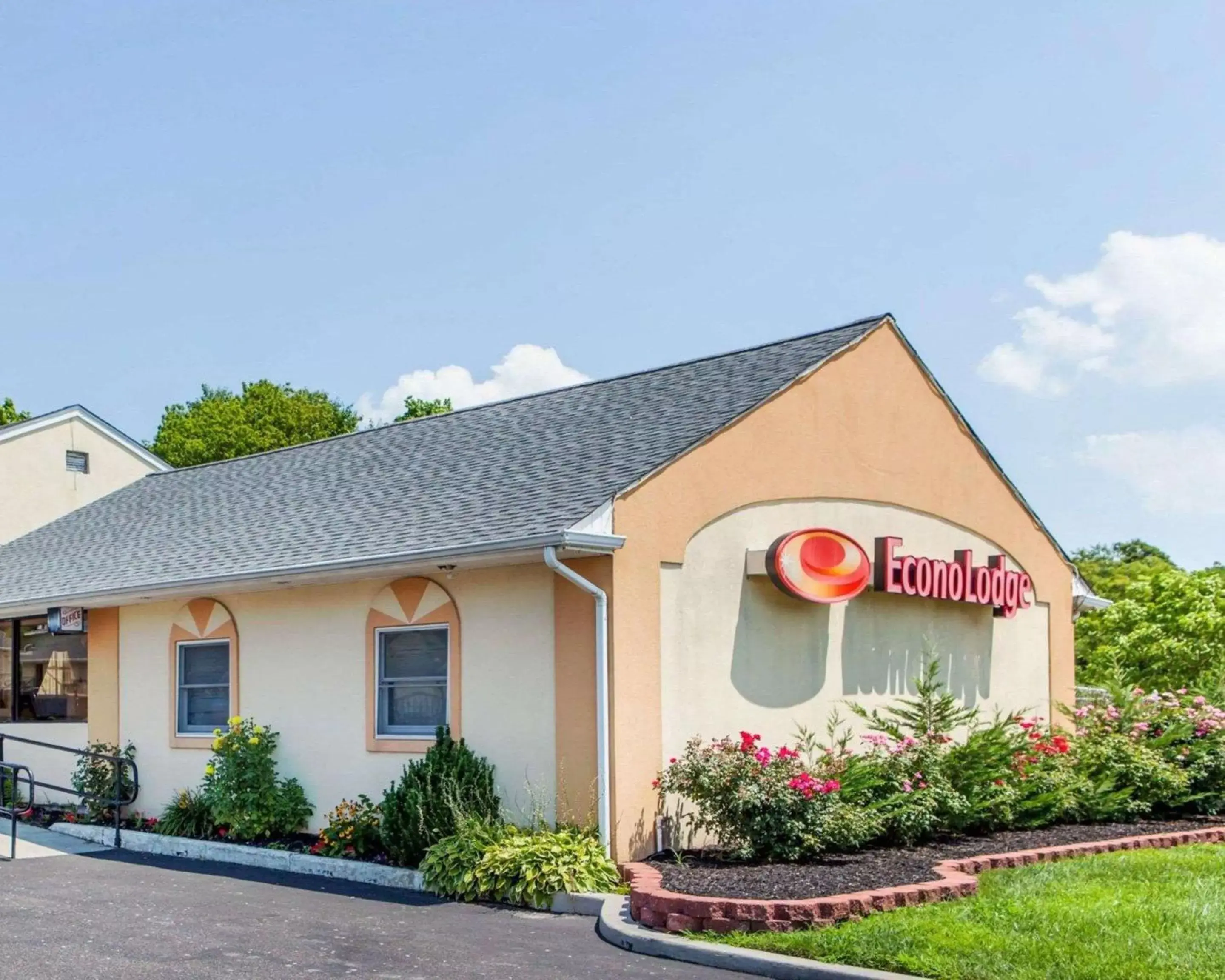 Property Building in Econo Lodge Somers Point