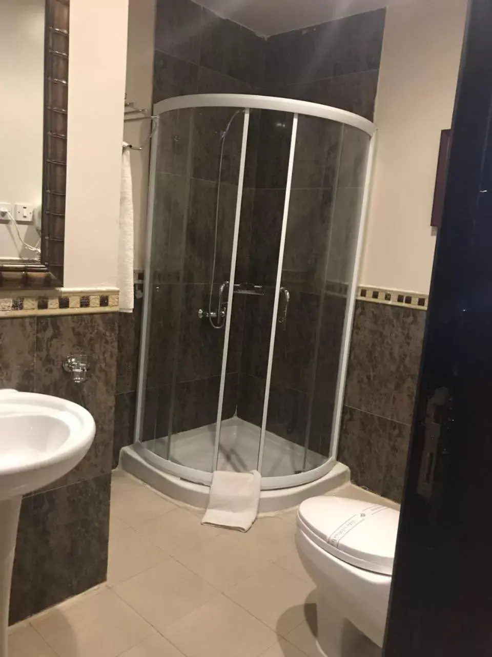 Shower, Bathroom in Boudl Al Masif