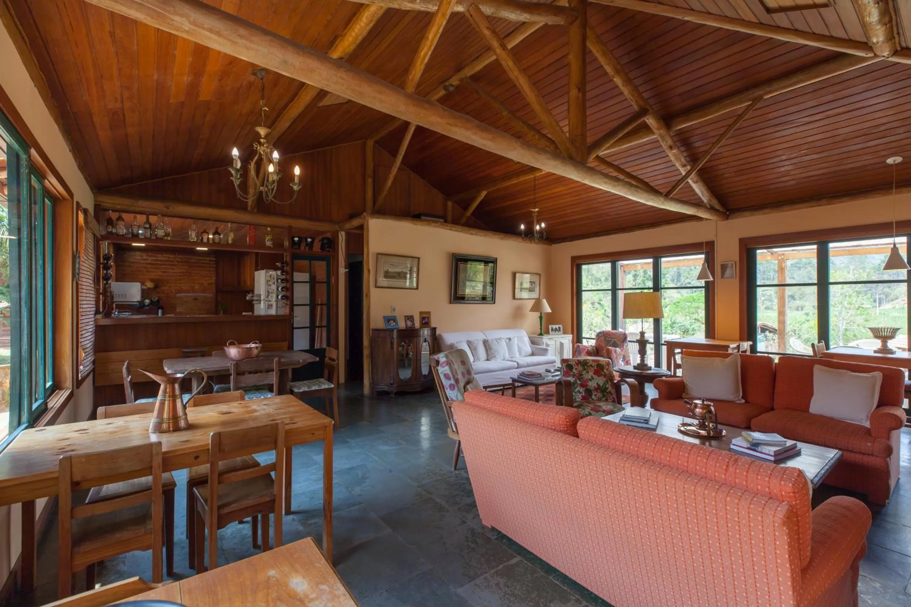 Restaurant/places to eat in Pousada Mariza