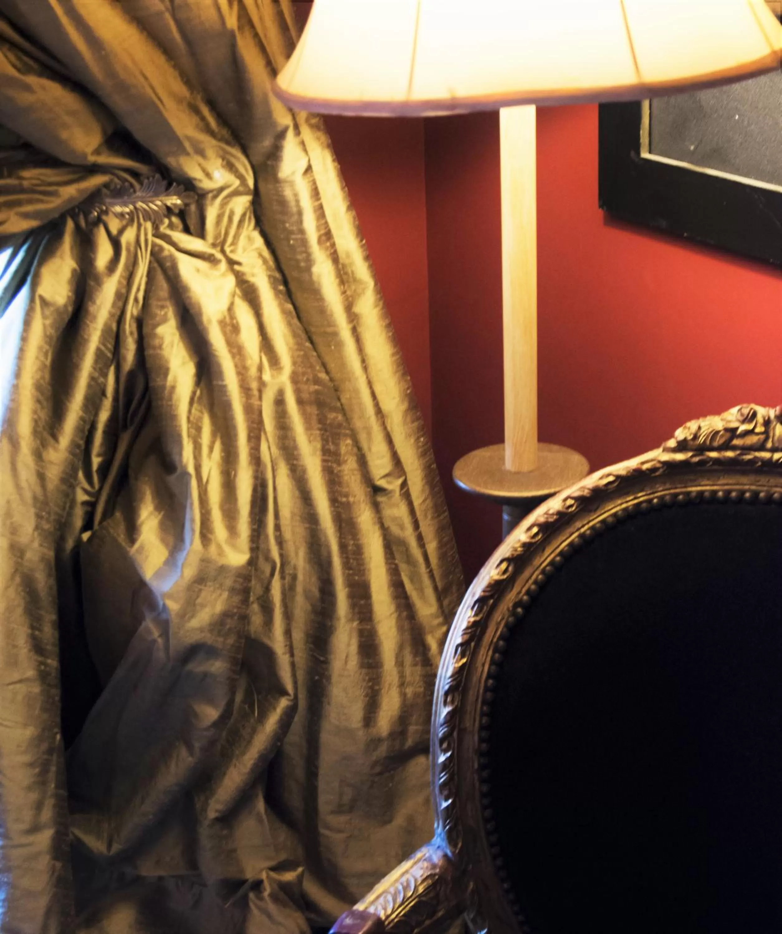 Decorative detail in The Fox and Hounds