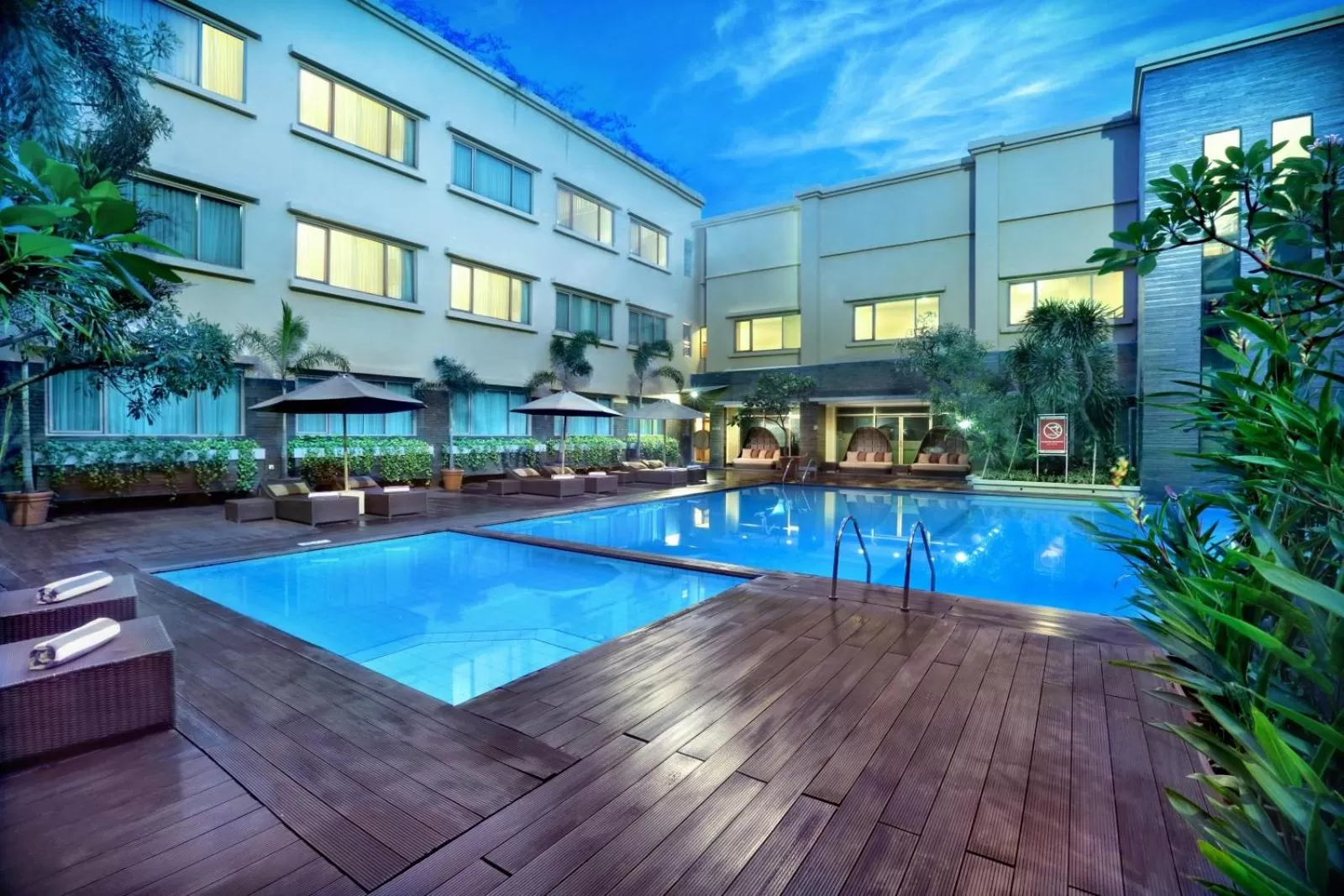 Swimming pool in Aston Tropicana Hotel Bandung
