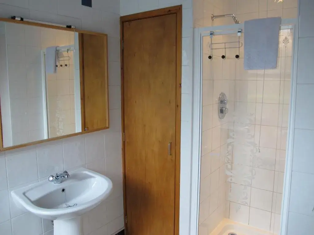 Bathroom in House by the Harbour - NC500 Route