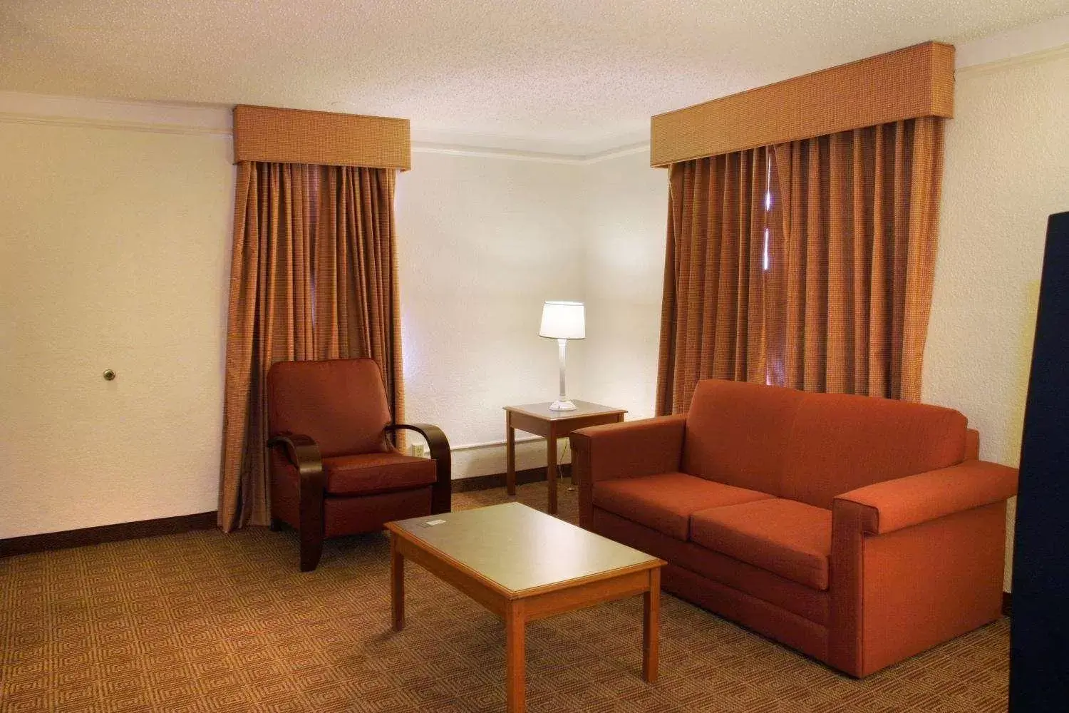 Bed, Seating Area in Baymont by Wyndham San Antonio South Park