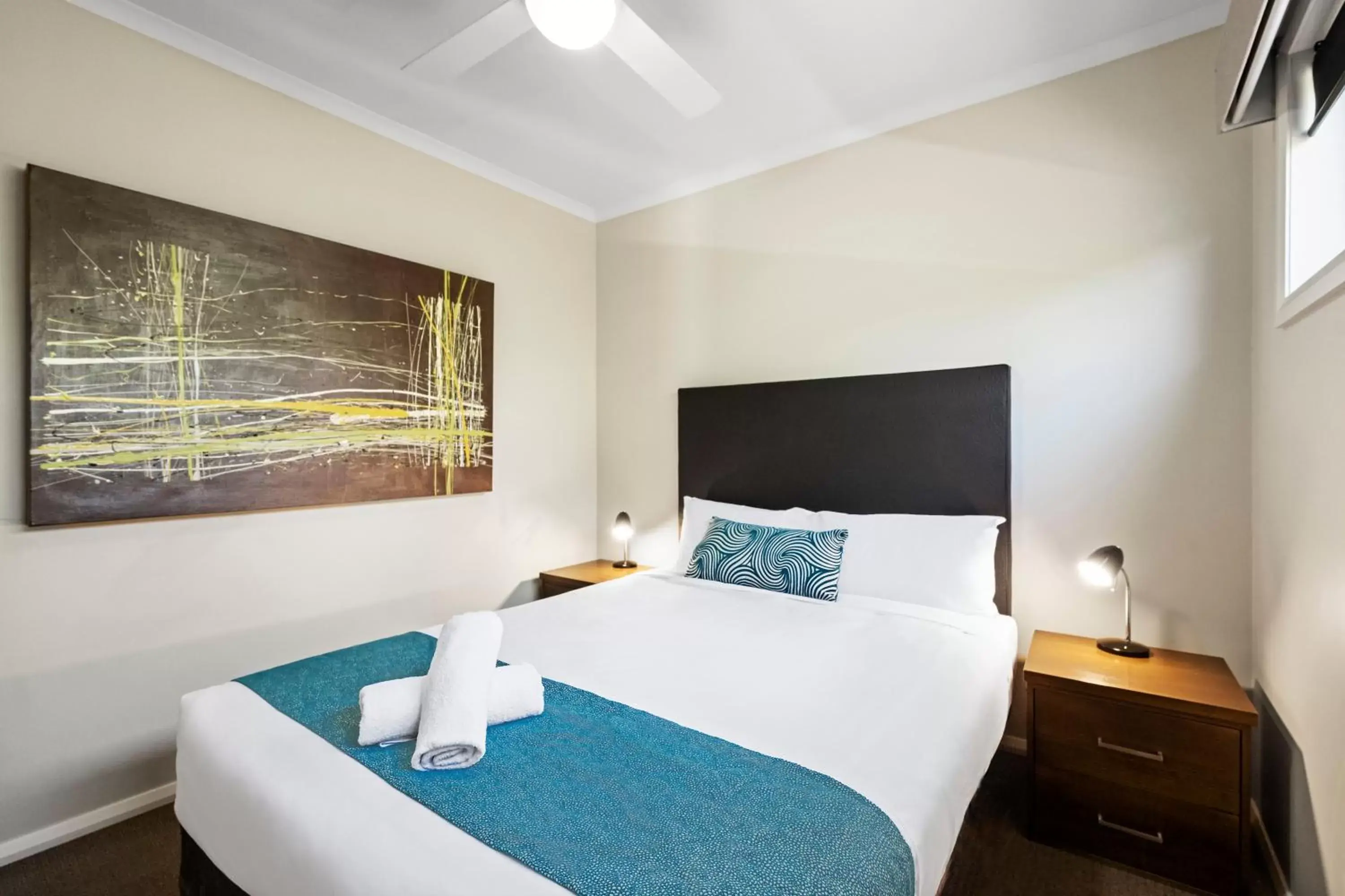 Bed in National Hotel Complex Bendigo