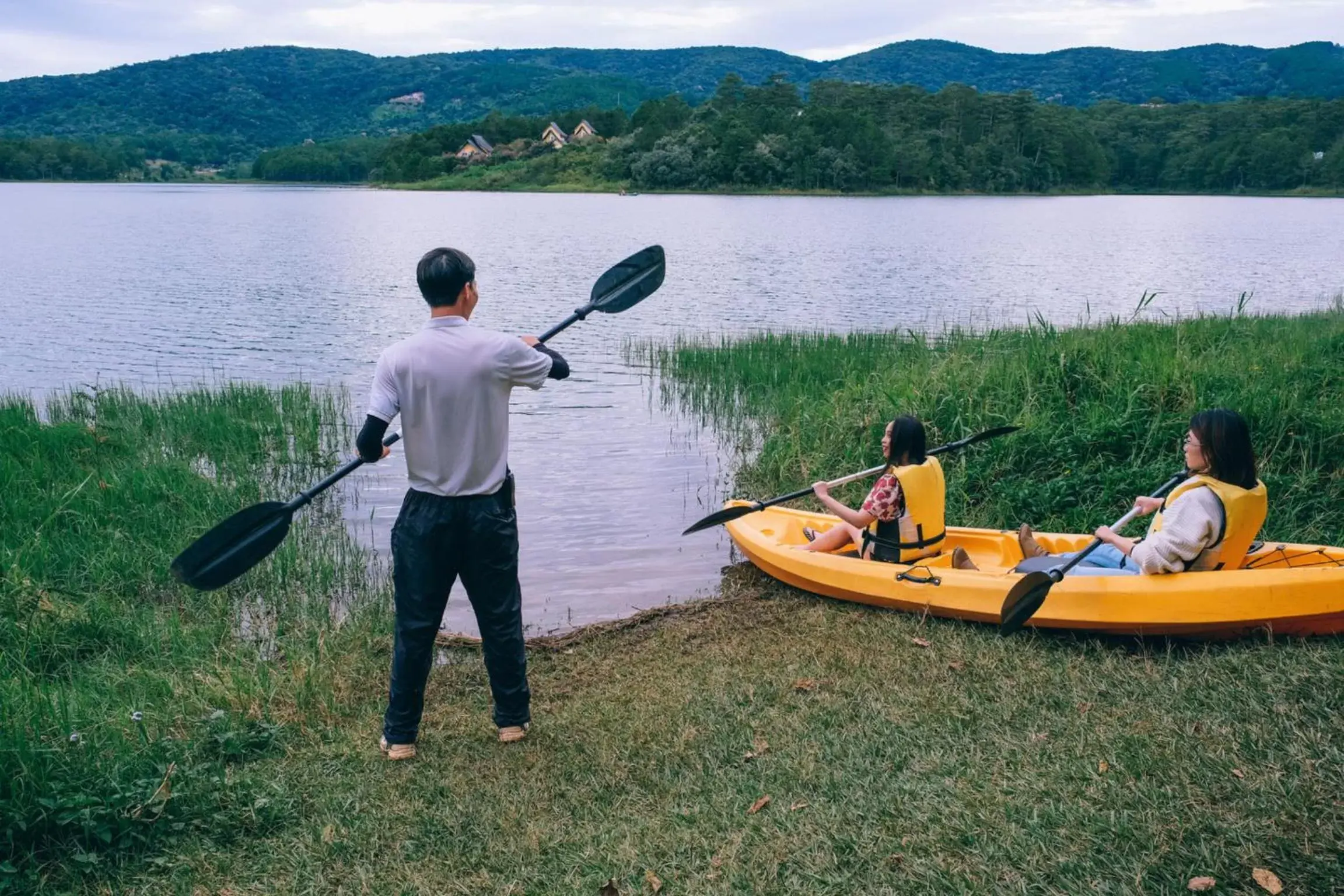Sports, Canoeing in Dalat Edensee Lake Resort & Spa