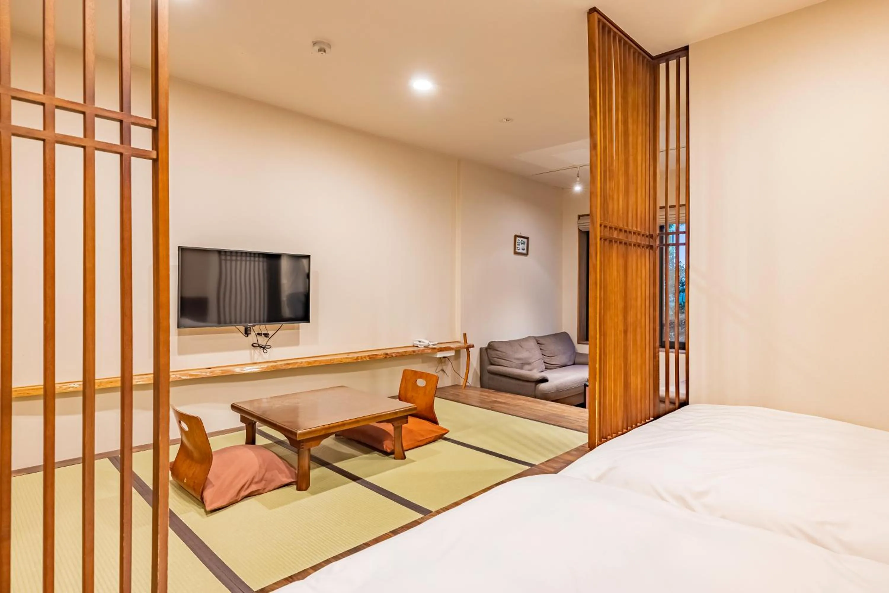 Living room, Bed in Sengokuhara Shinanoki Ichinoyu