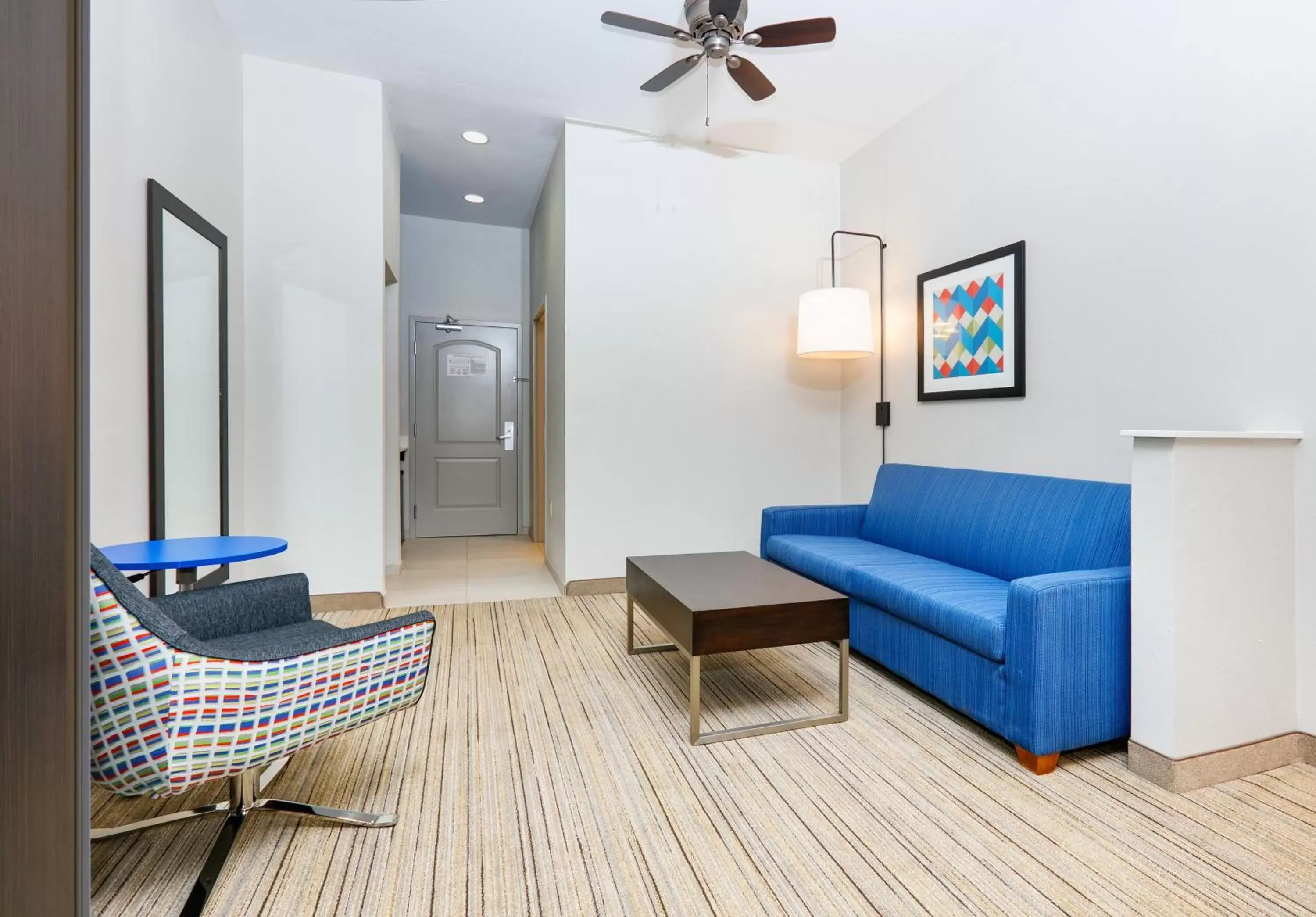 Bedroom, Seating Area in Holiday Inn Express Hotel & Suites Cleburne, an IHG Hotel