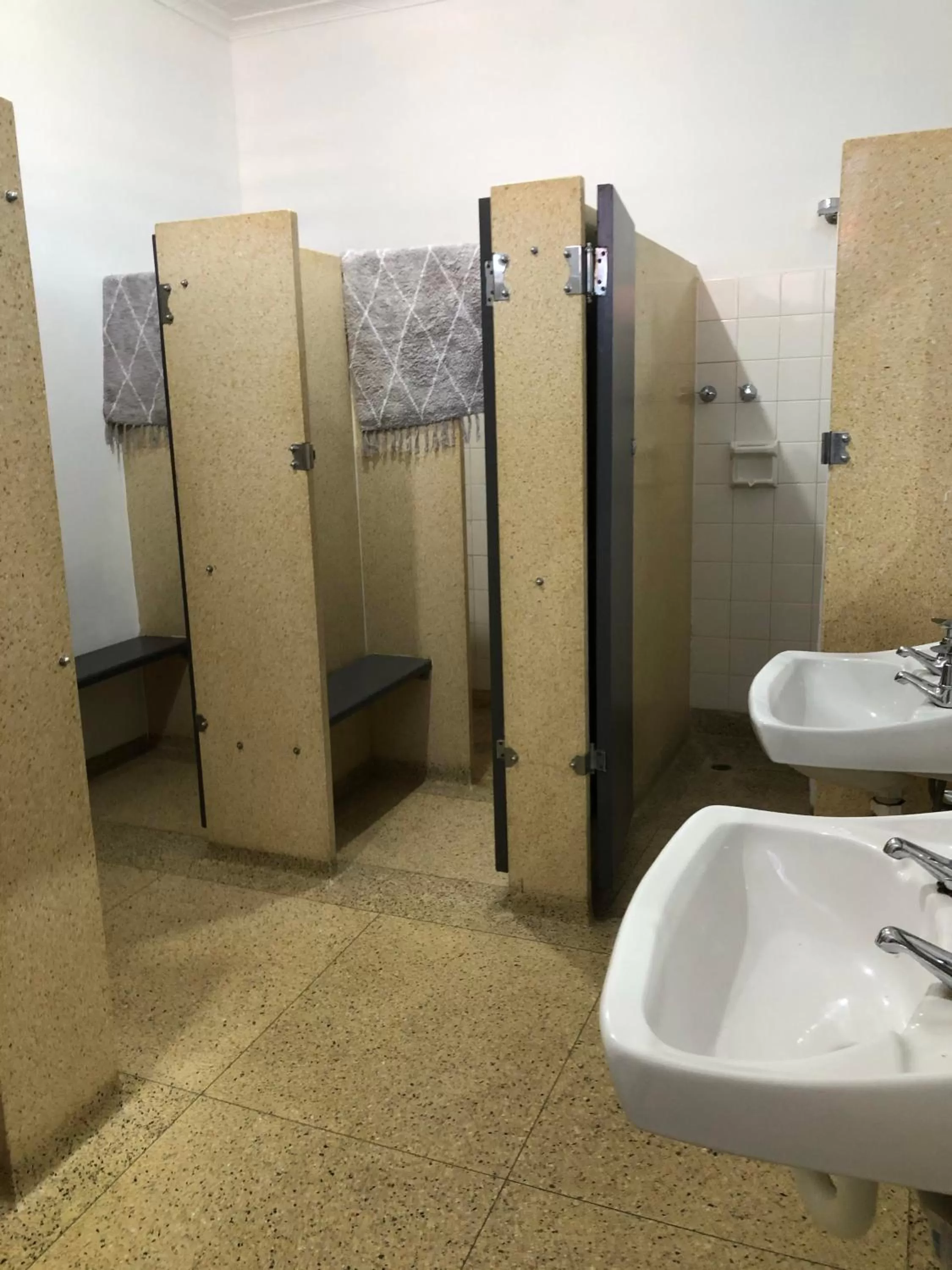 Shower in Cornucopia hotel