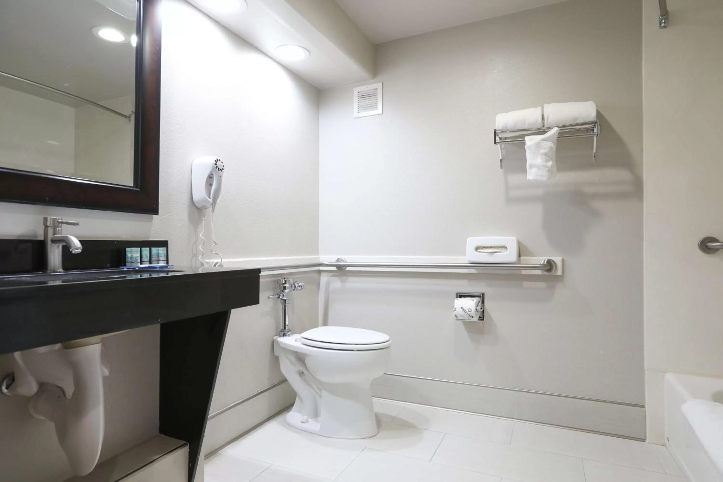 Bathroom in Best Western Lanai Garden Inn & Suites