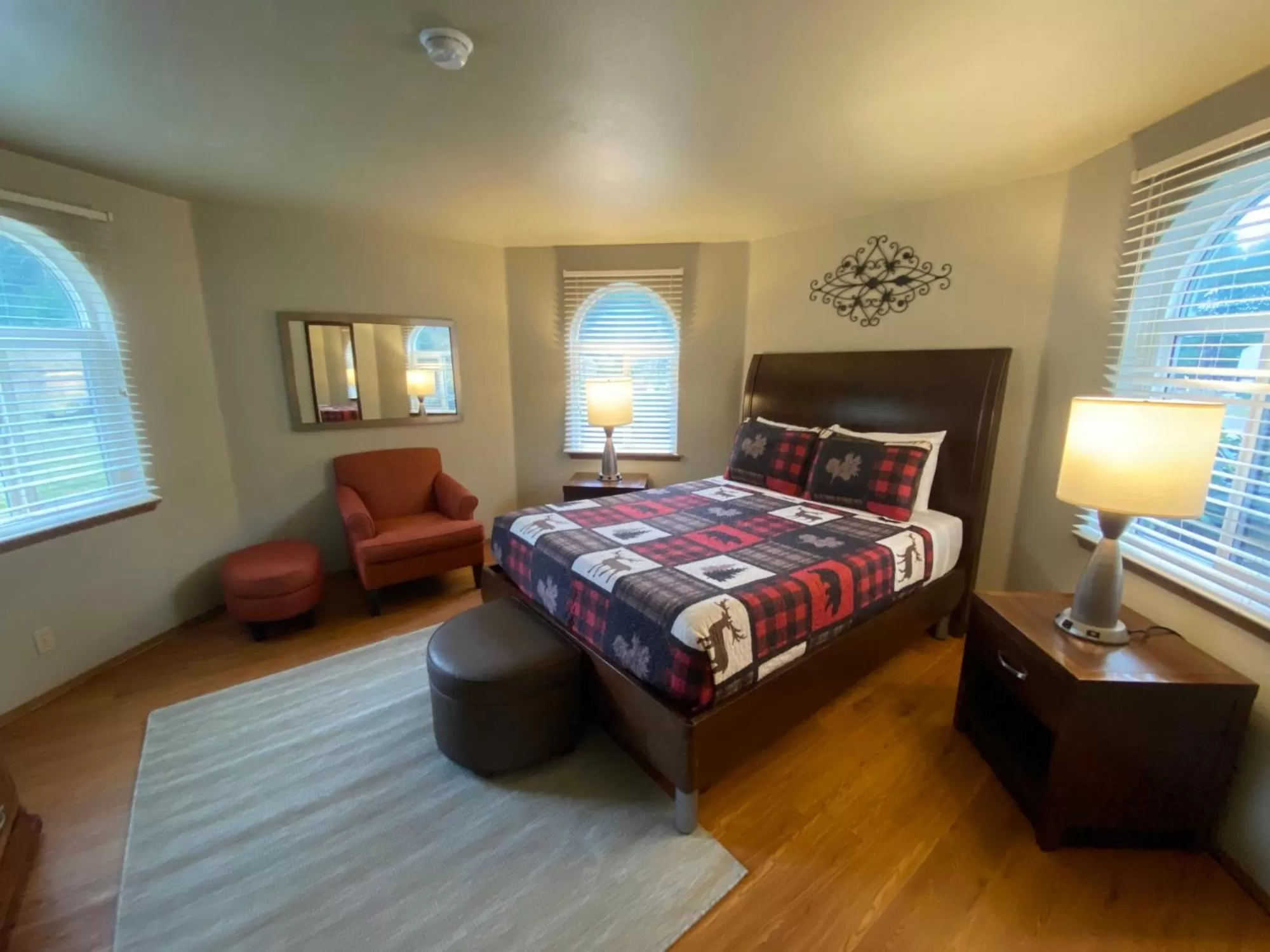 Two-Bedroom Suite in Packwood Lodge & Cabins