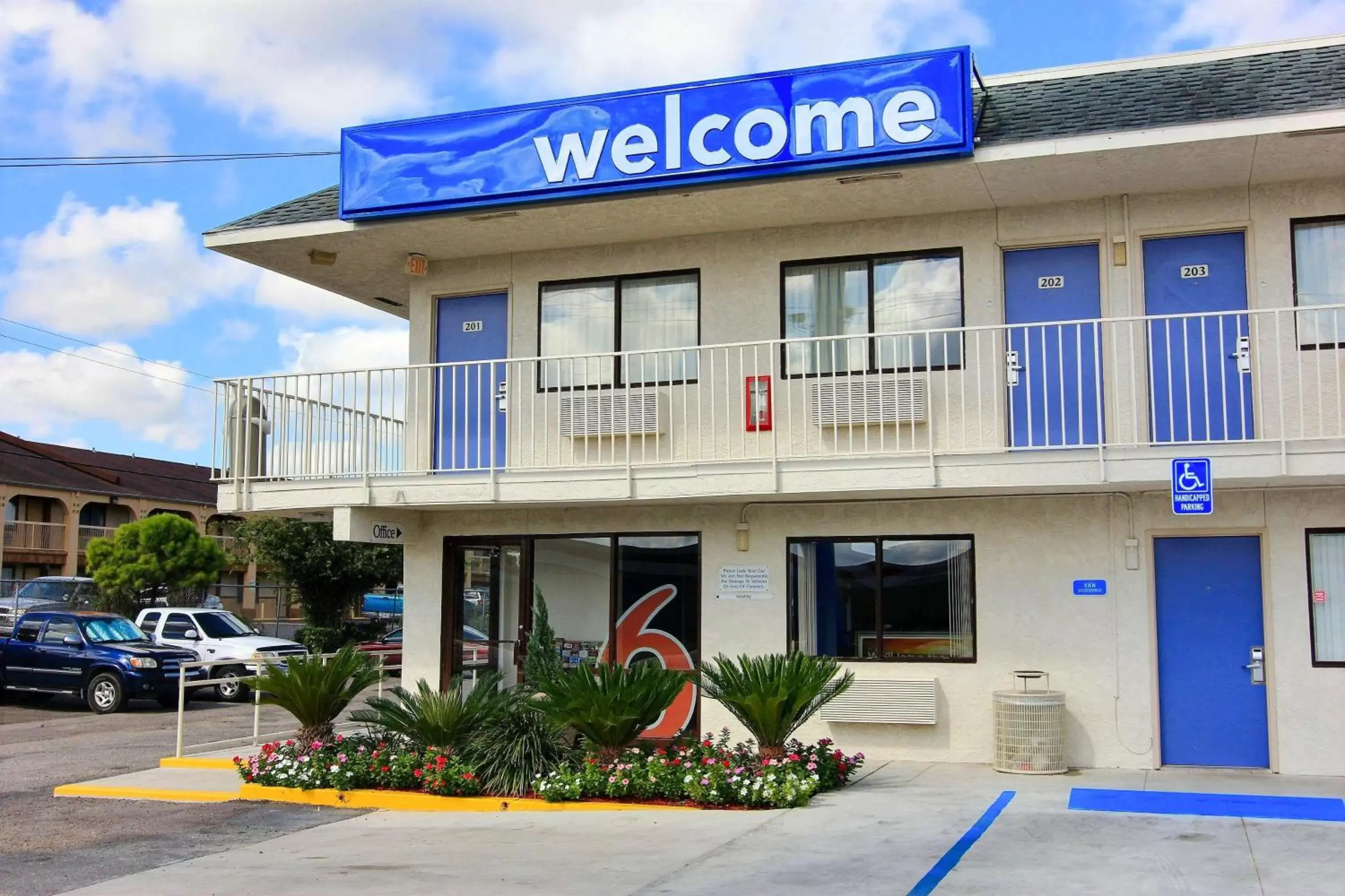 Property building, Facade/Entrance in Motel 6-Kingsville, TX