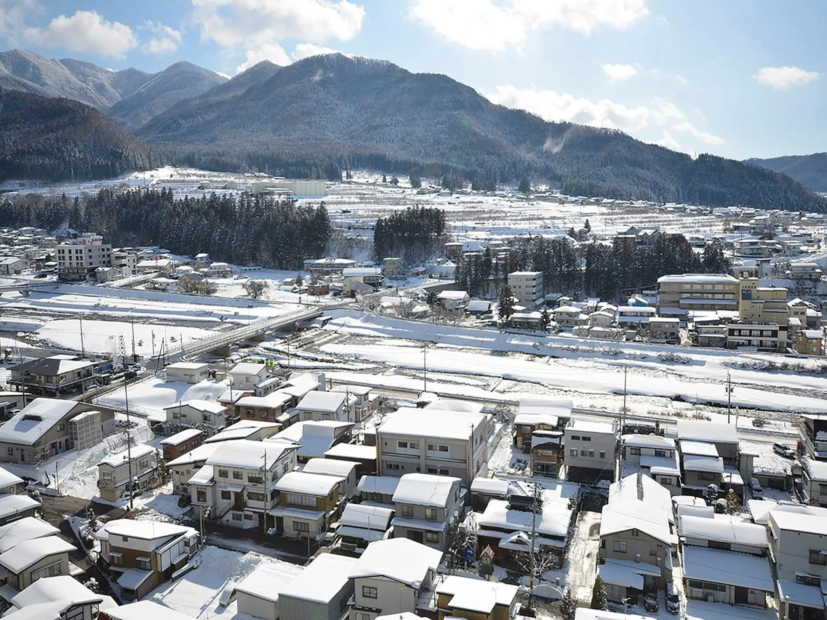 Neighbourhood, Winter in Ryokan Biyunoyado