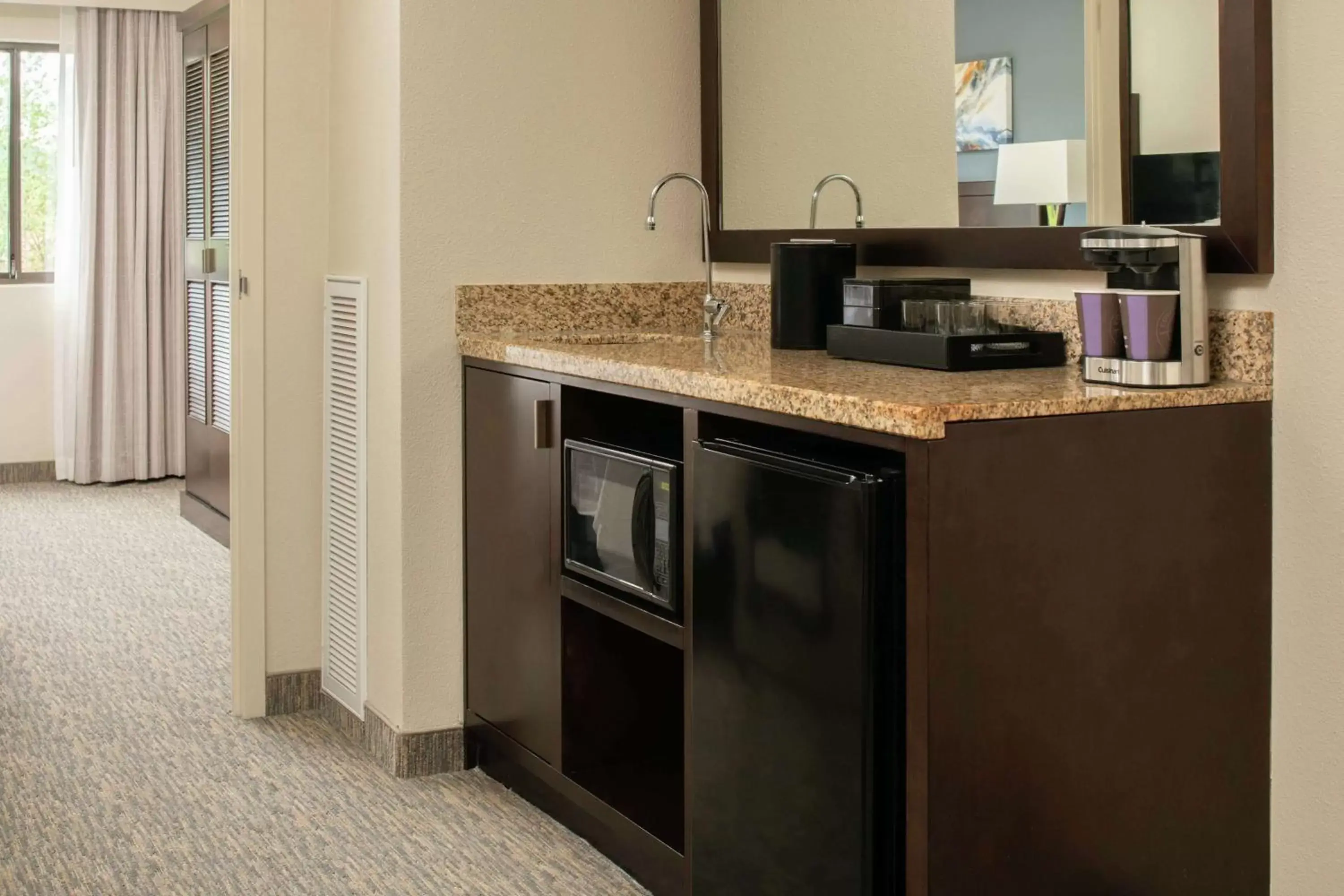 Photo of the whole room, Kitchen/Kitchenette in Embassy Suites By Hilton Seattle - Tacoma International Airport