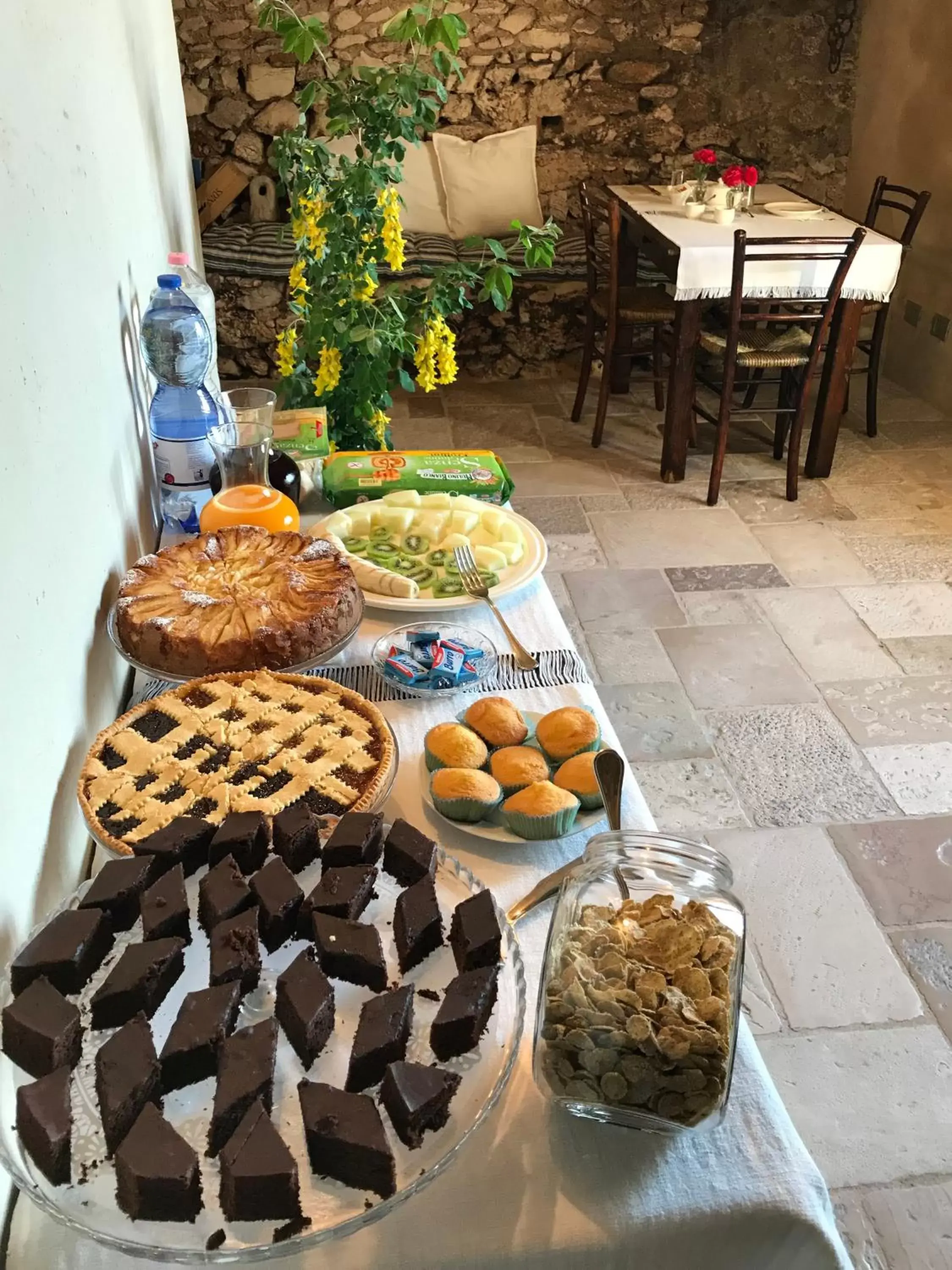 Continental breakfast in Charme in Perillis