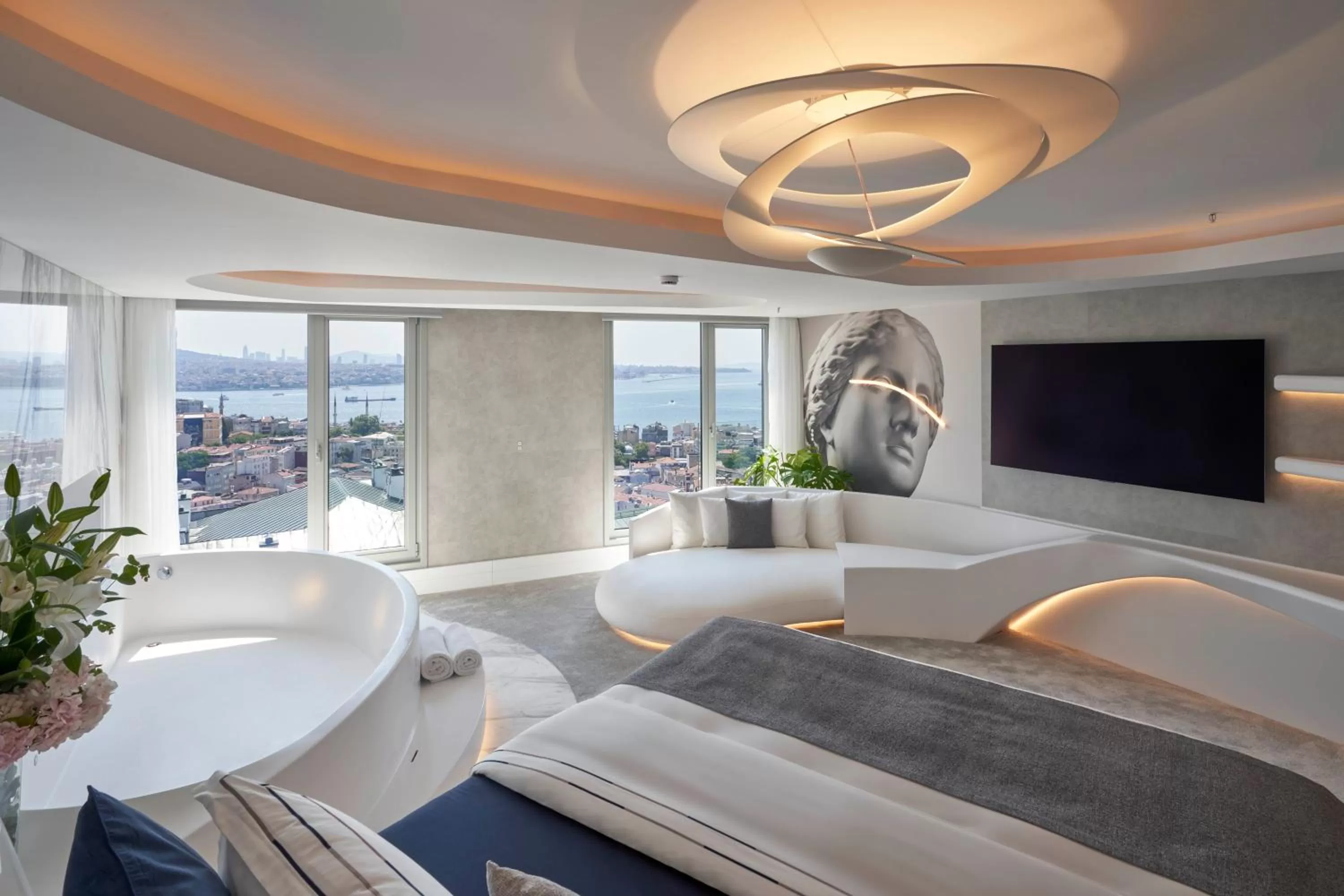 Photo of the whole room, Bed in Richmond Istanbul