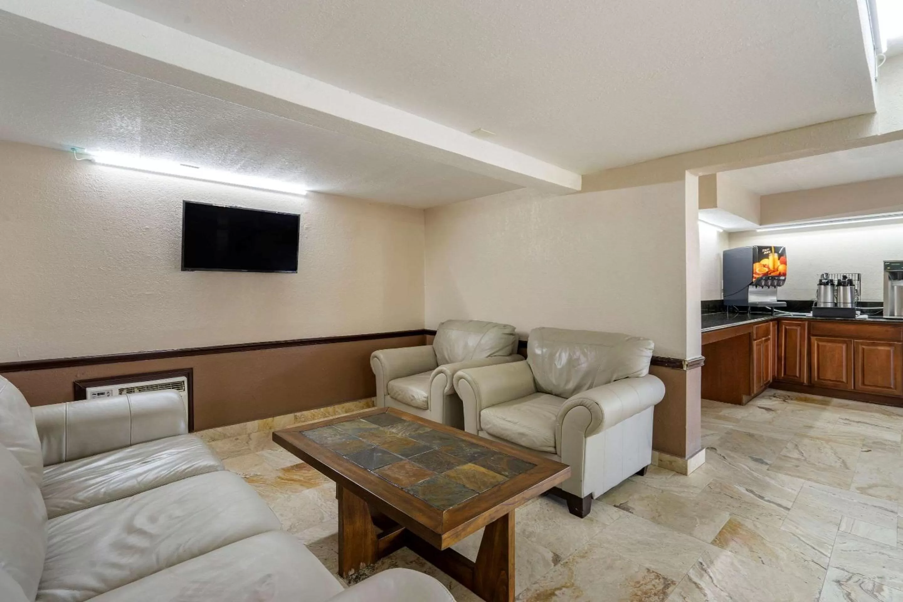 Lobby or reception in Rodeway Inn Clearwater-Dunedin