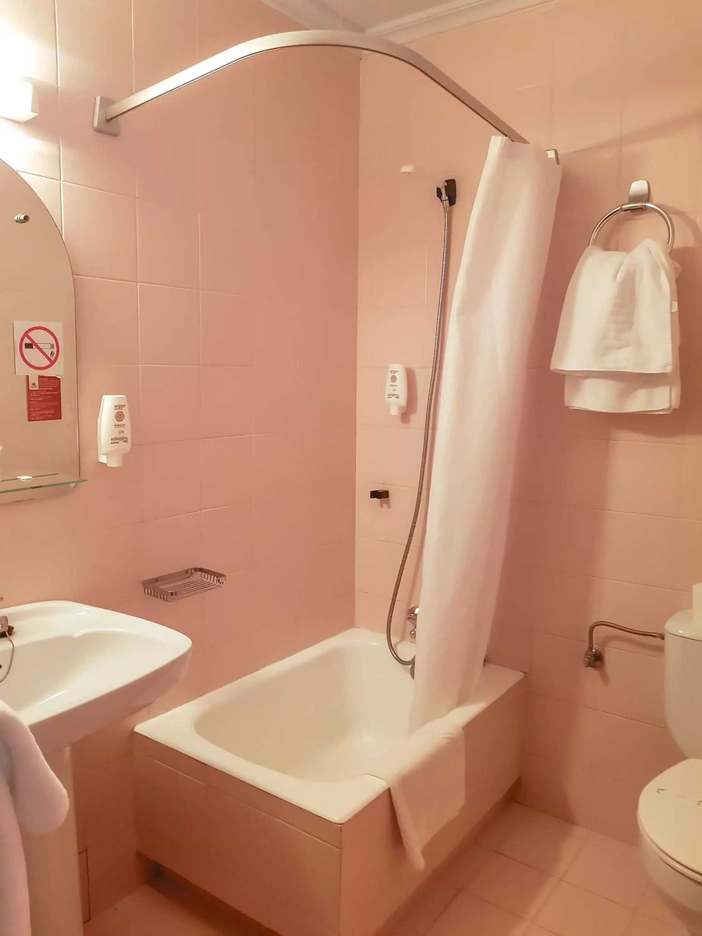 Shower, Bathroom in Hotel Faranda Express Alisas Santander