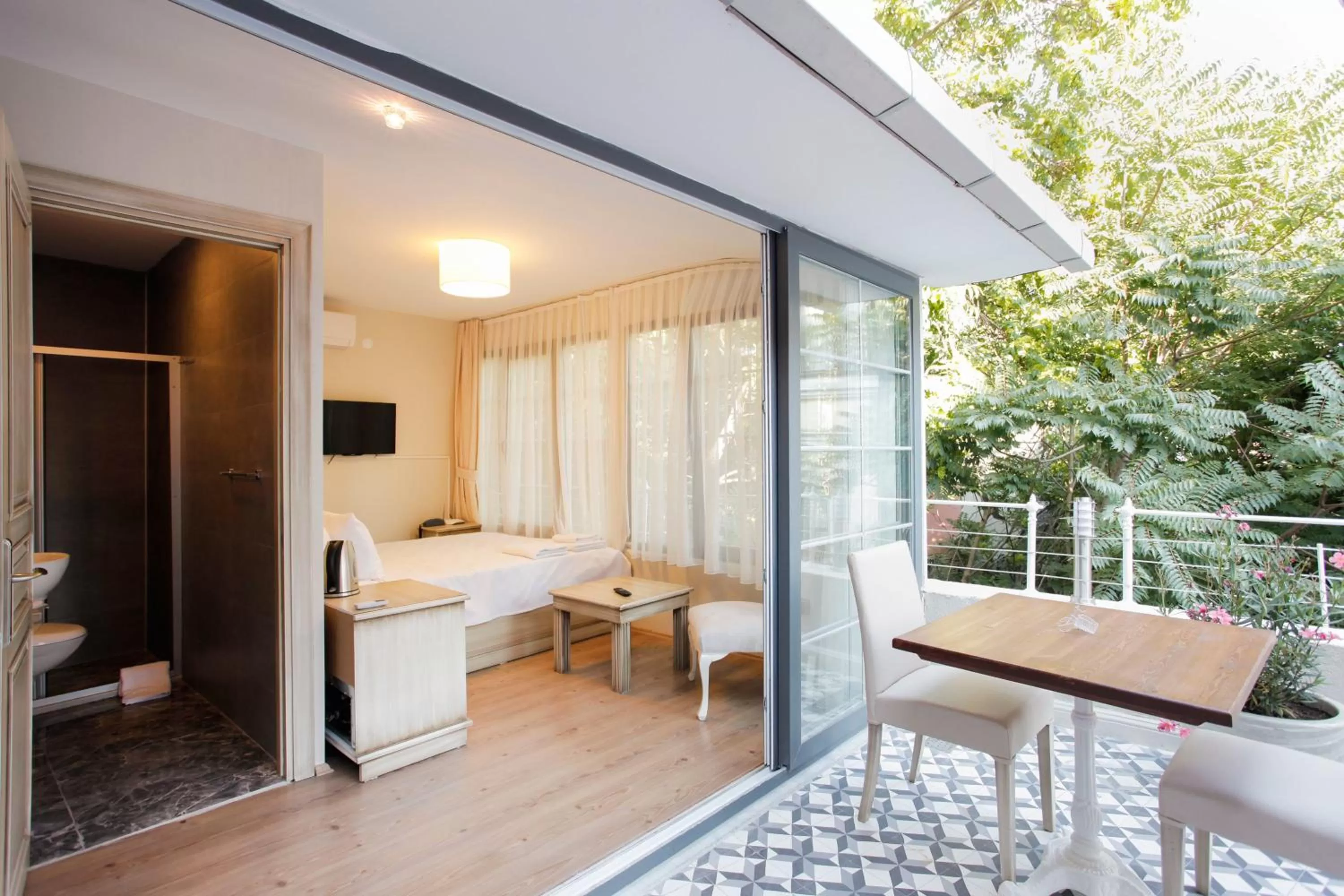 Balcony/Terrace, Bed in The Loft Istanbul