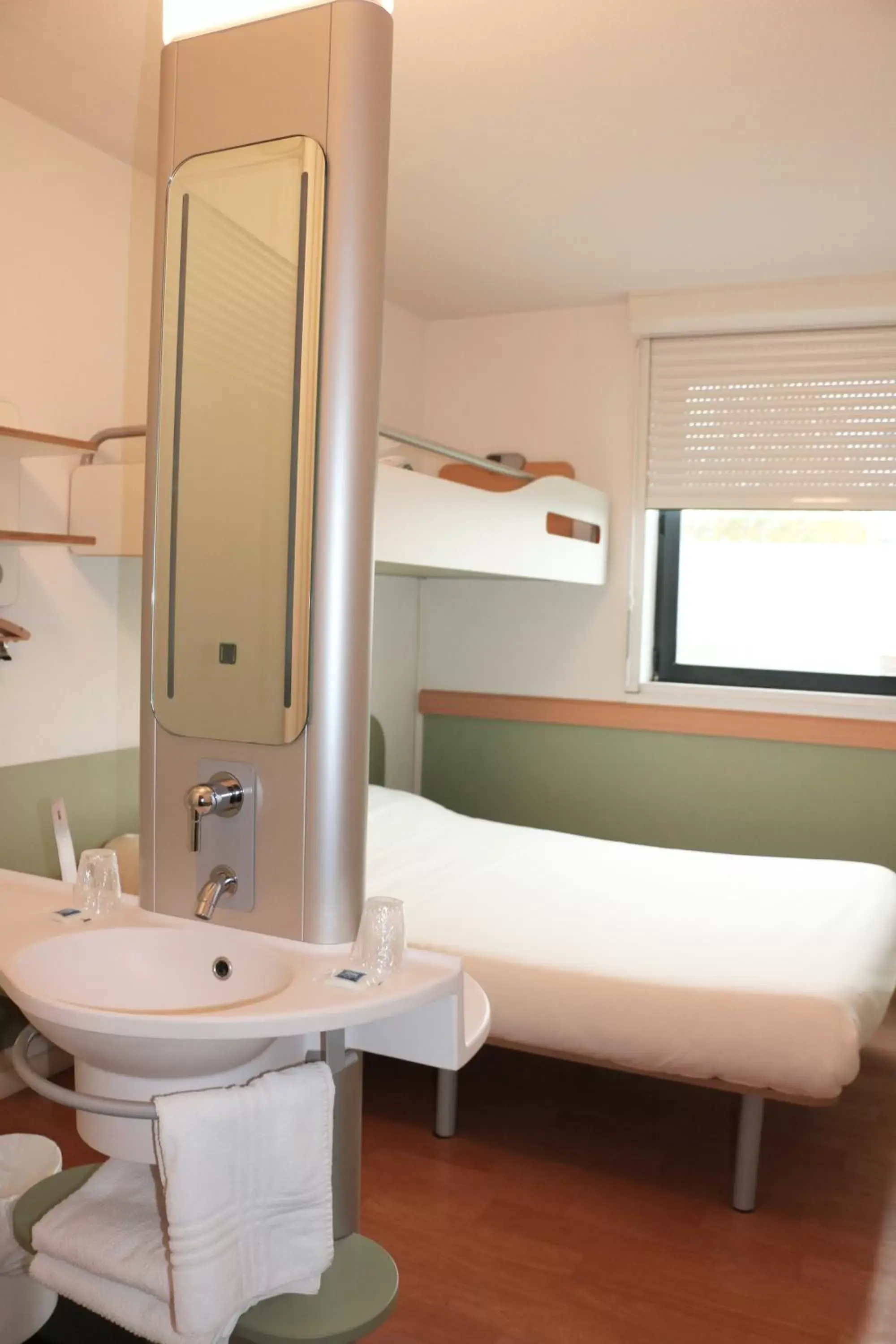 Day, Bathroom in ibis budget Castelnaudary - A61