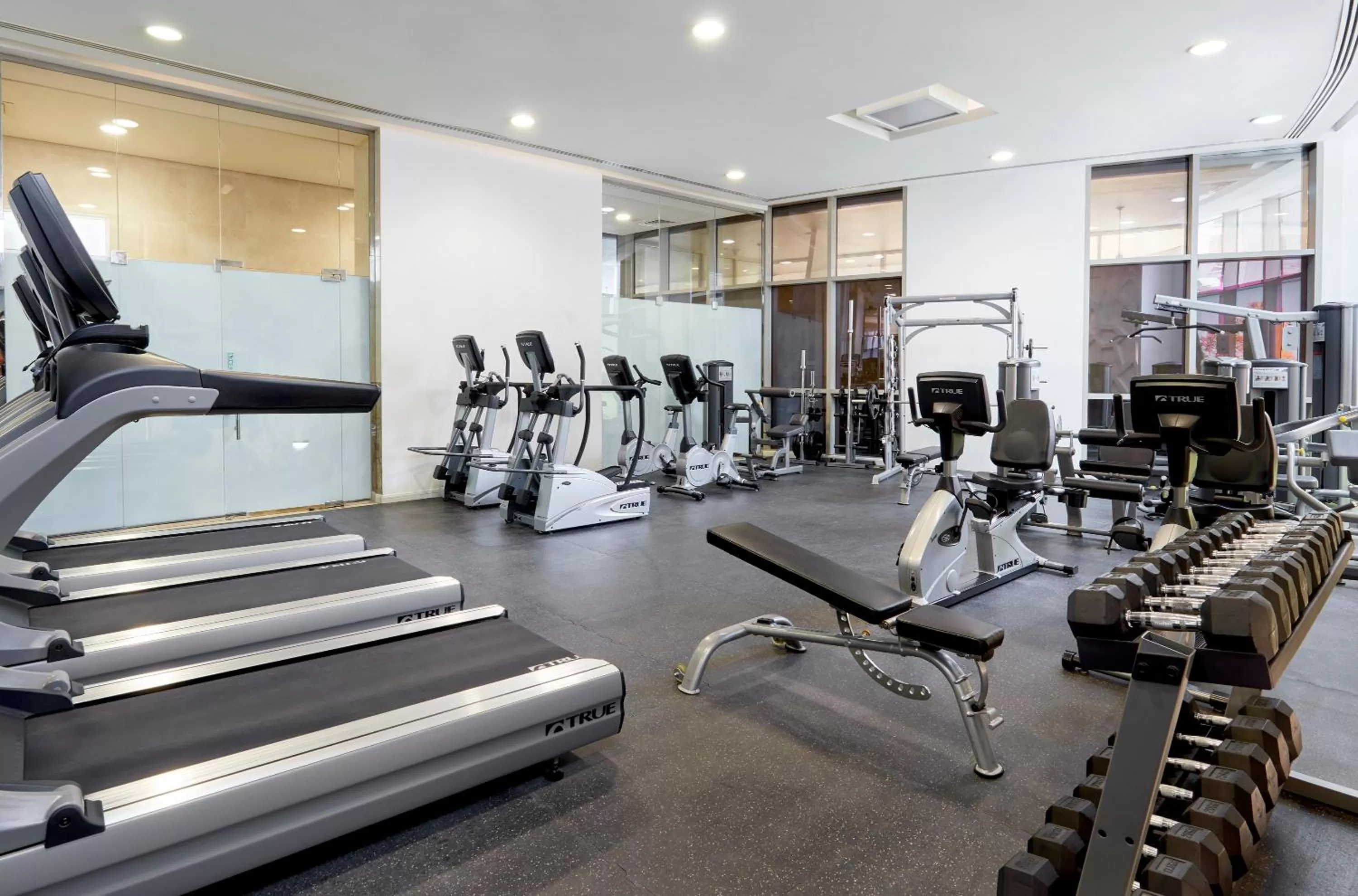 Fitness centre/facilities in Best Plaza West Bay Hotel