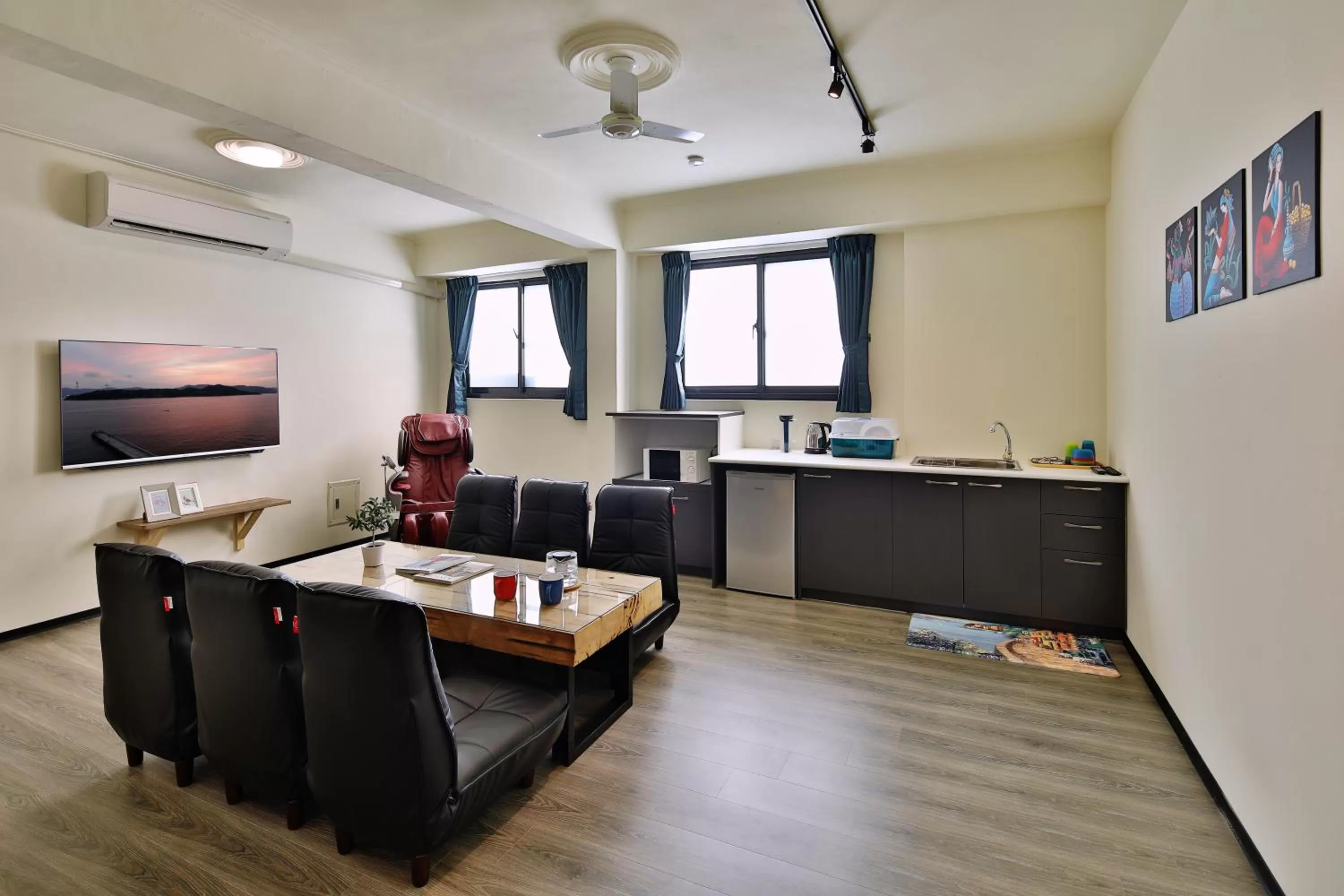 Seating Area in Full House of Happiness B&B