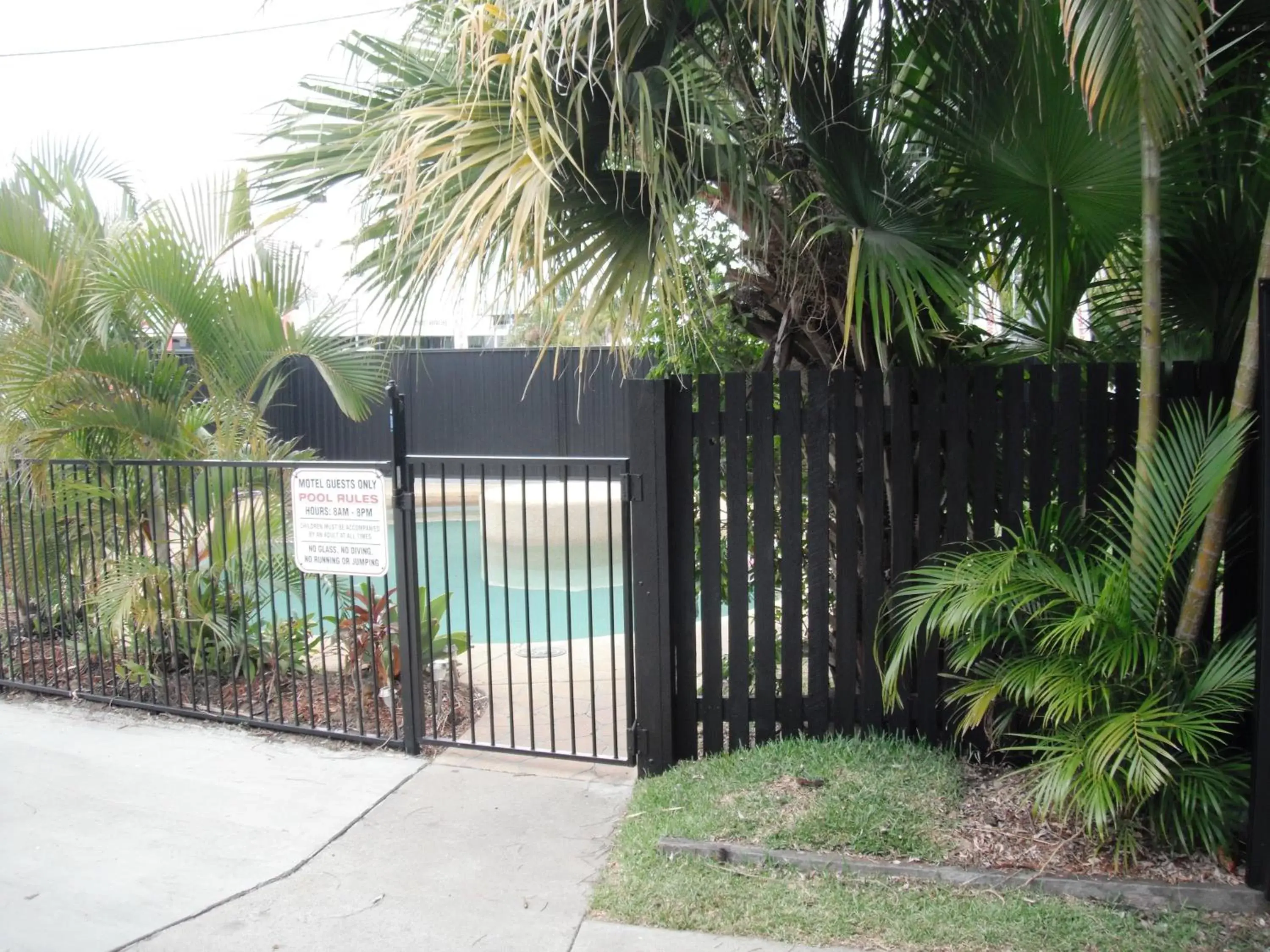 Garden, Property Building in Cool Palms Motel