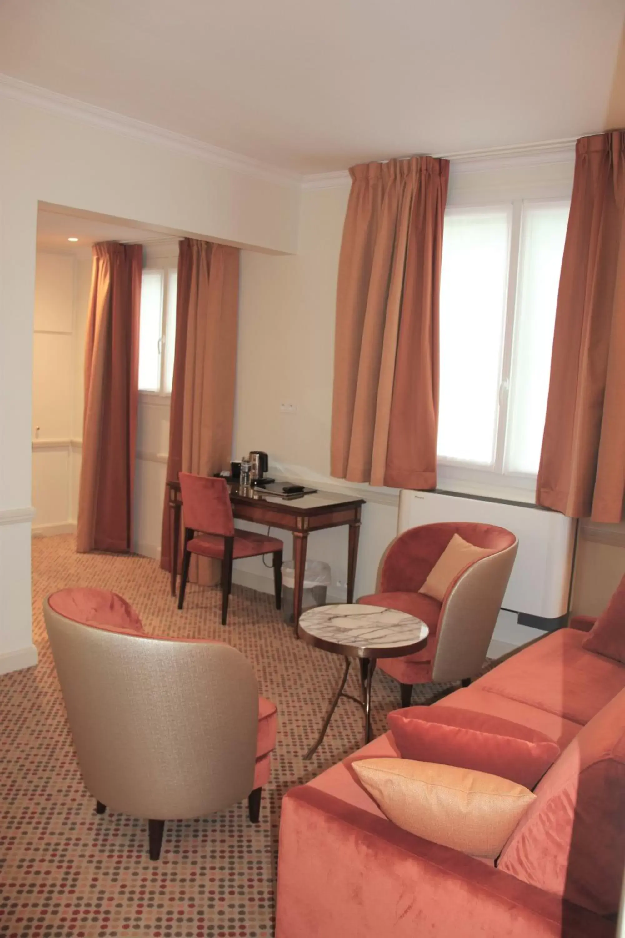 Seating Area in Hotel De Suede Saint Germain